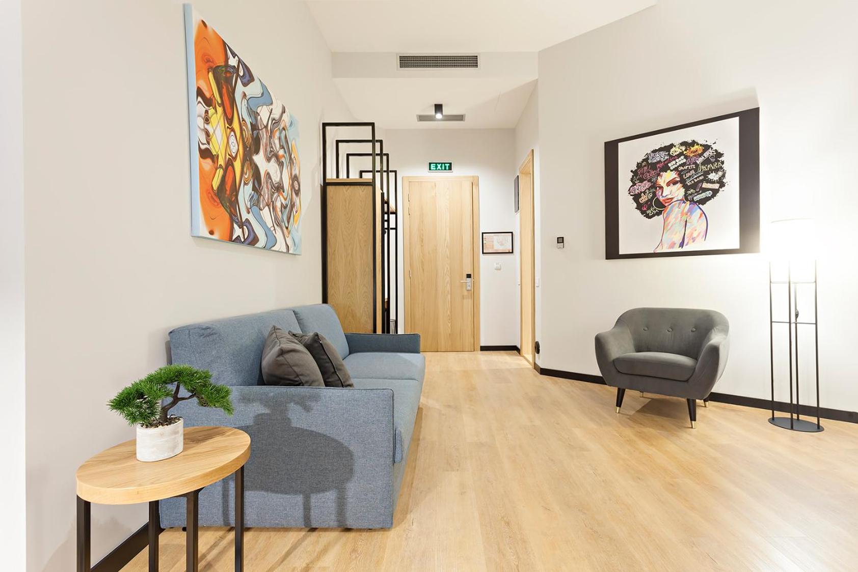 Large Double or Twin Room - Photo 3