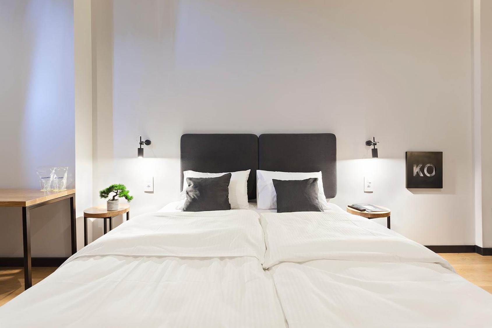 Large Double or Twin Room - Photo 2