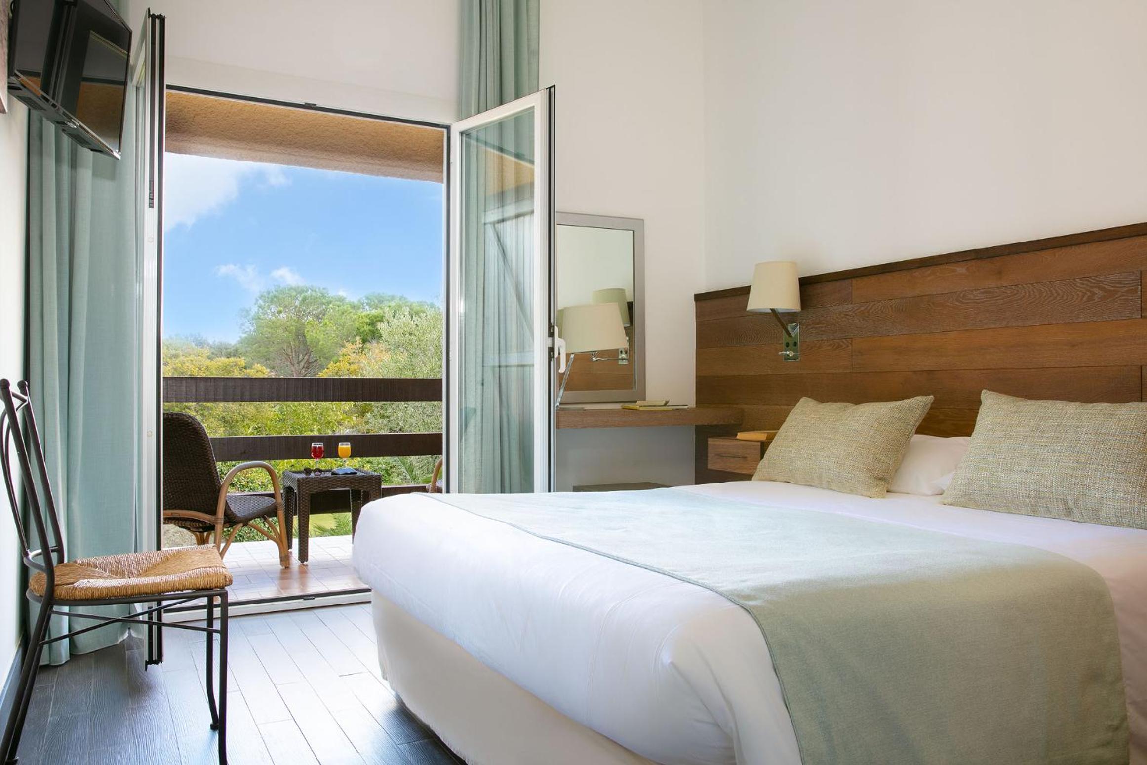 Standard Double or Twin Room photo 3