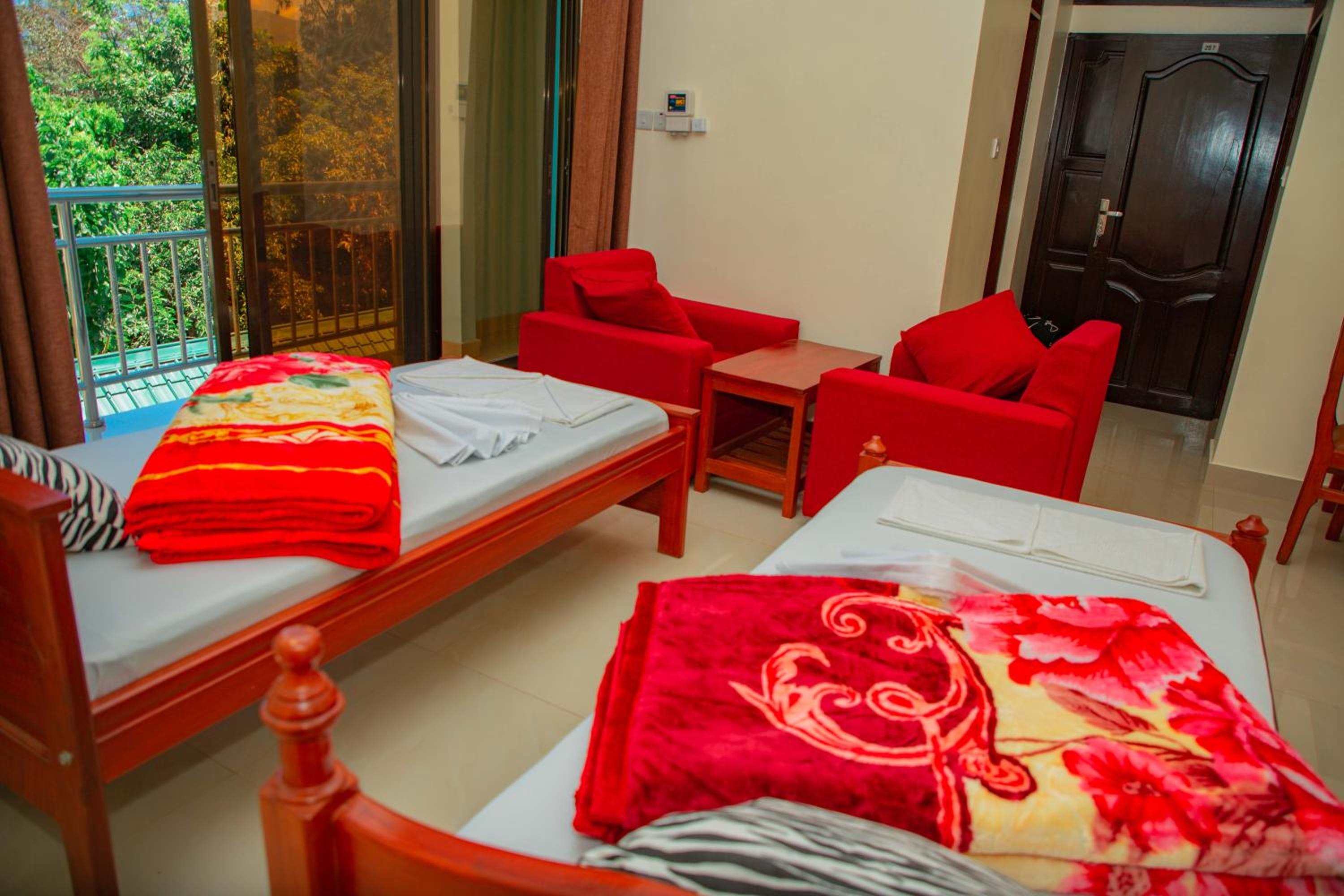 Budget Twin Room - Photo 15