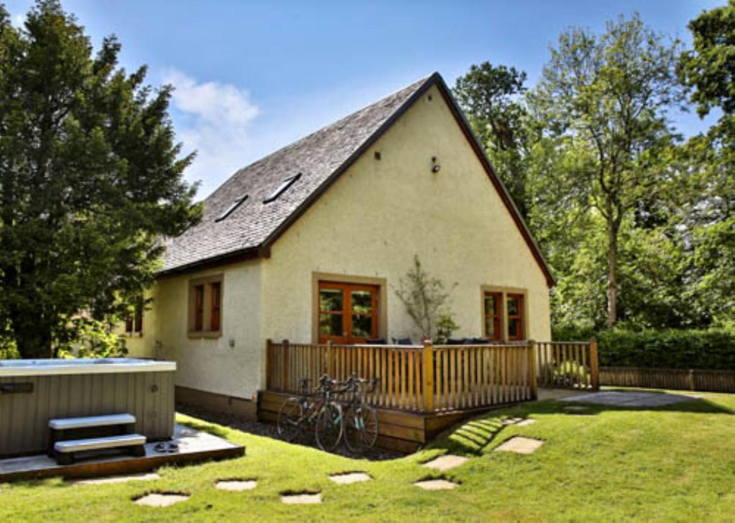 Three-Bedroom House photo 3