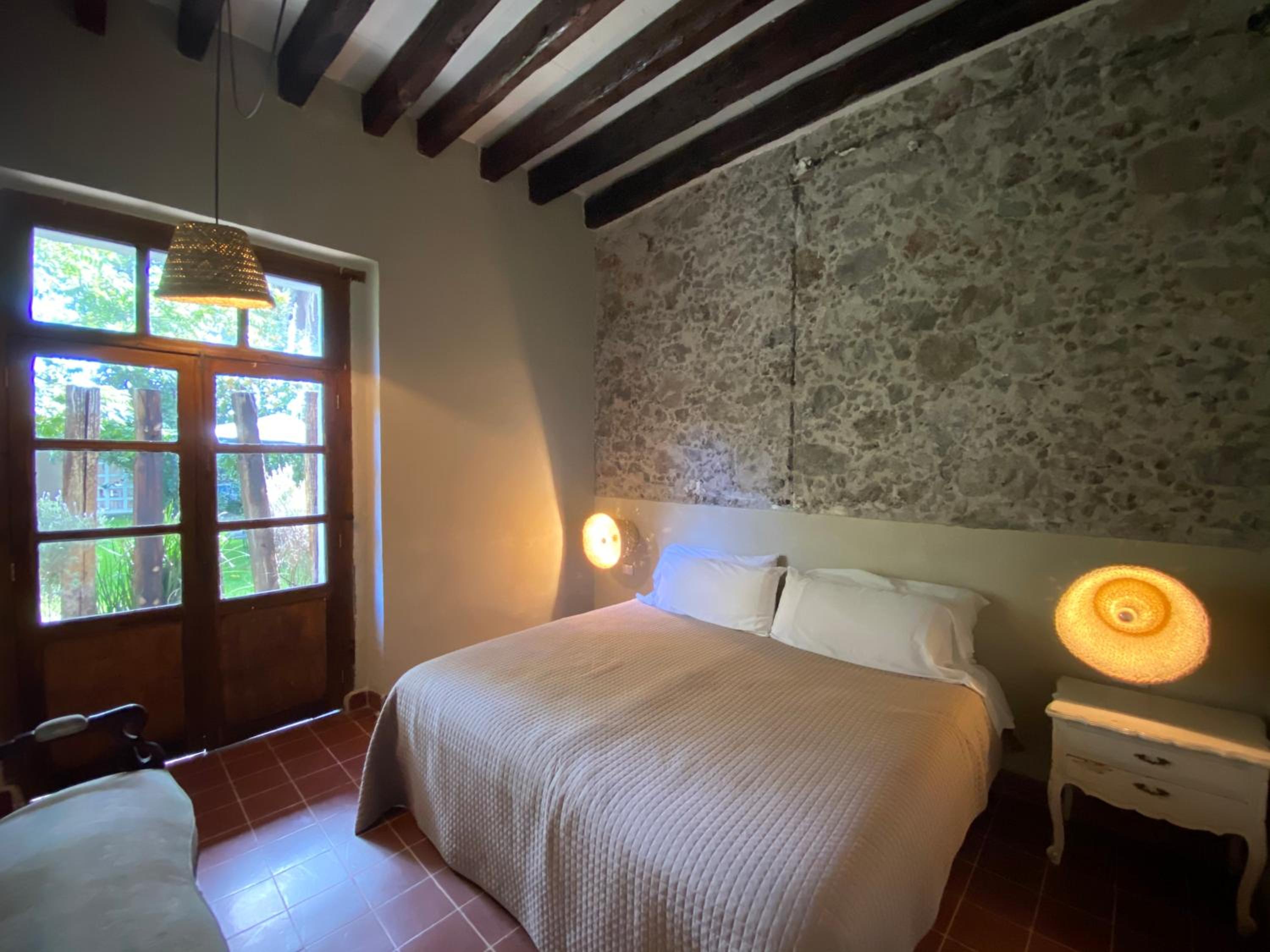 Deluxe Room - Photo 10