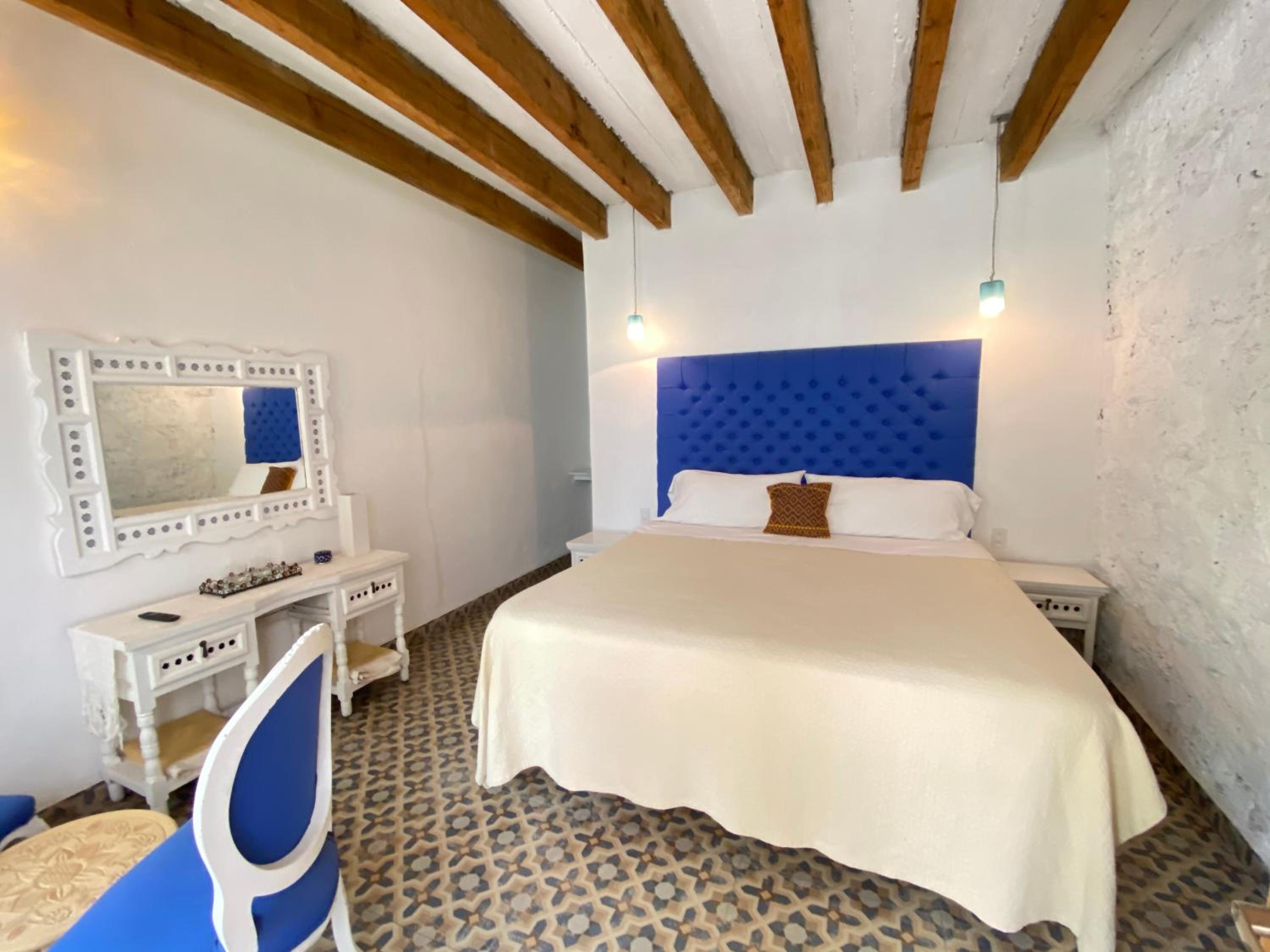 Deluxe Room - Photo 7