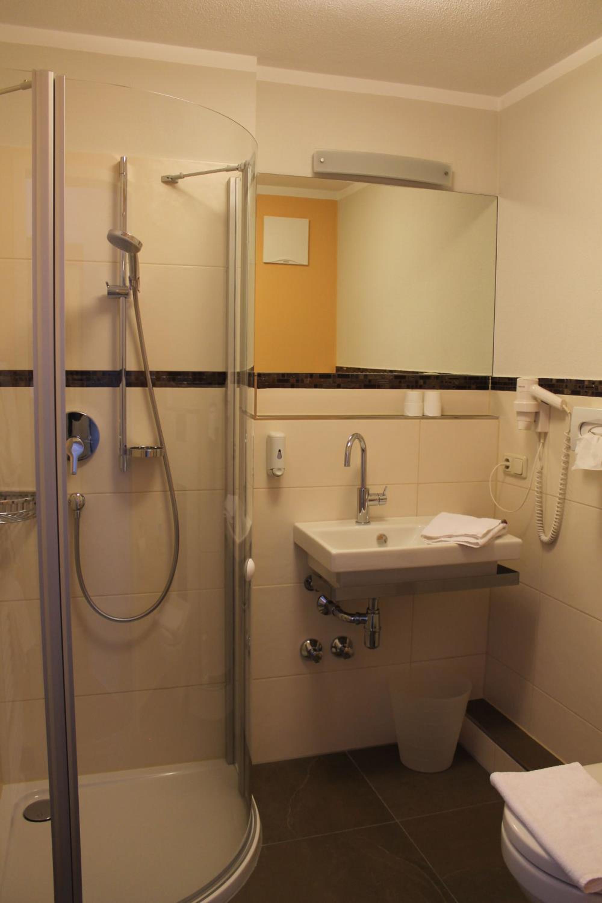 Double Room - Photo 7
