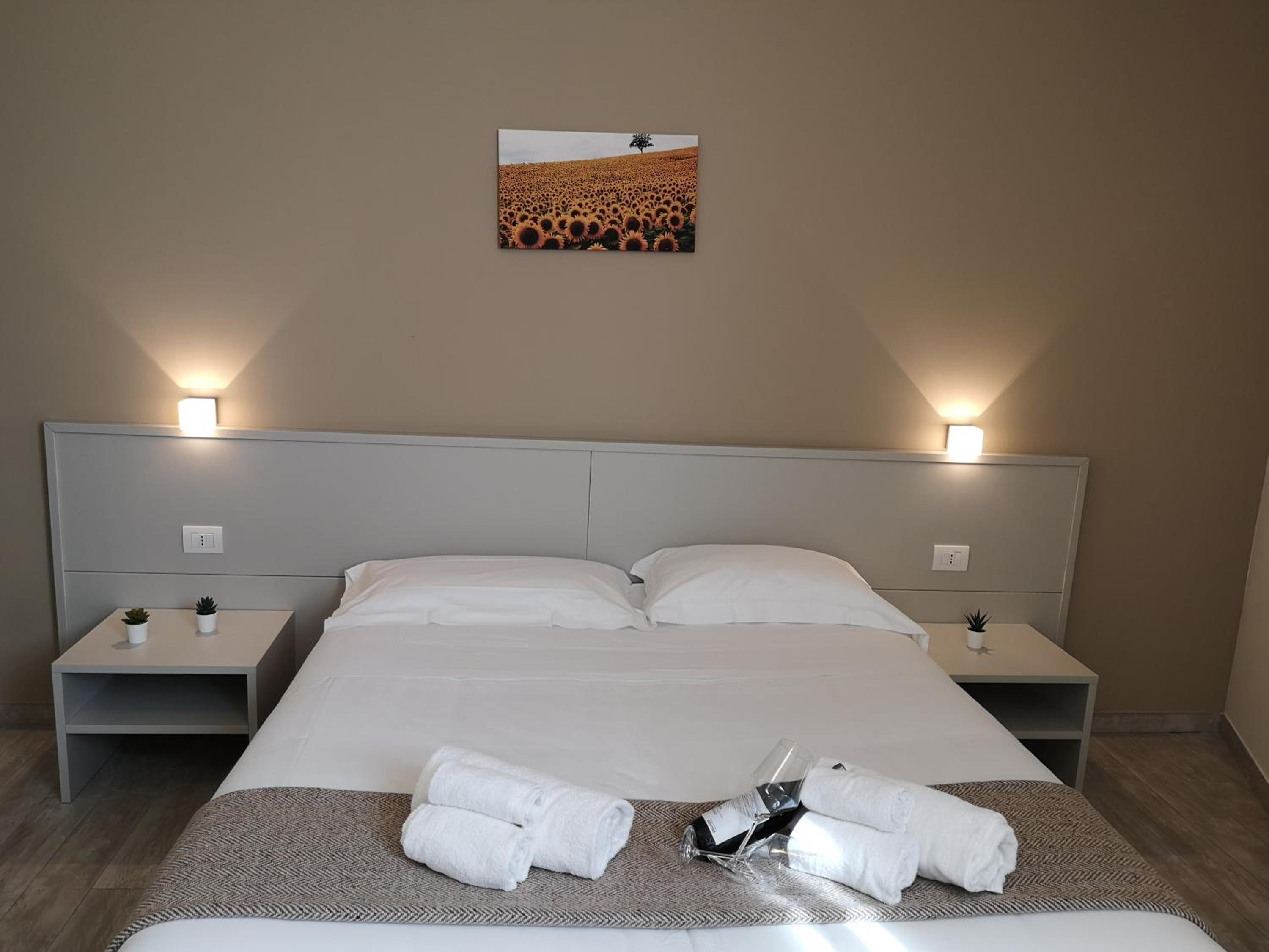 Double or Twin Room - Photo 15