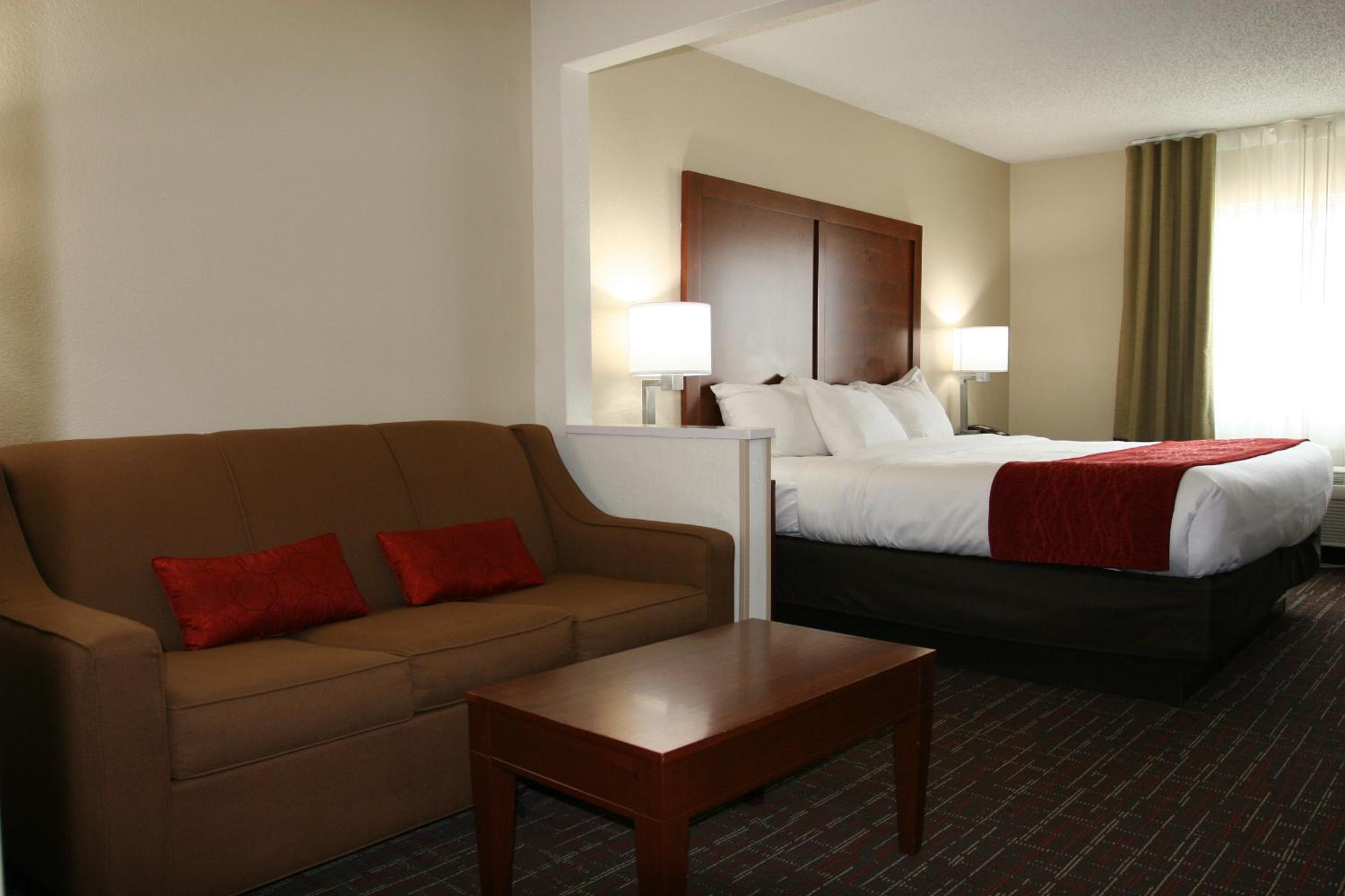 King Suite - Non-Smoking - Photo 1