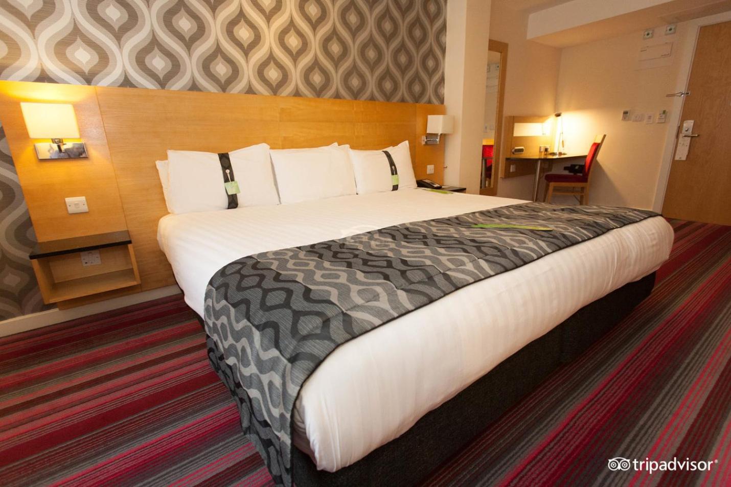 Standard King Room - Disability Access - Photo 6