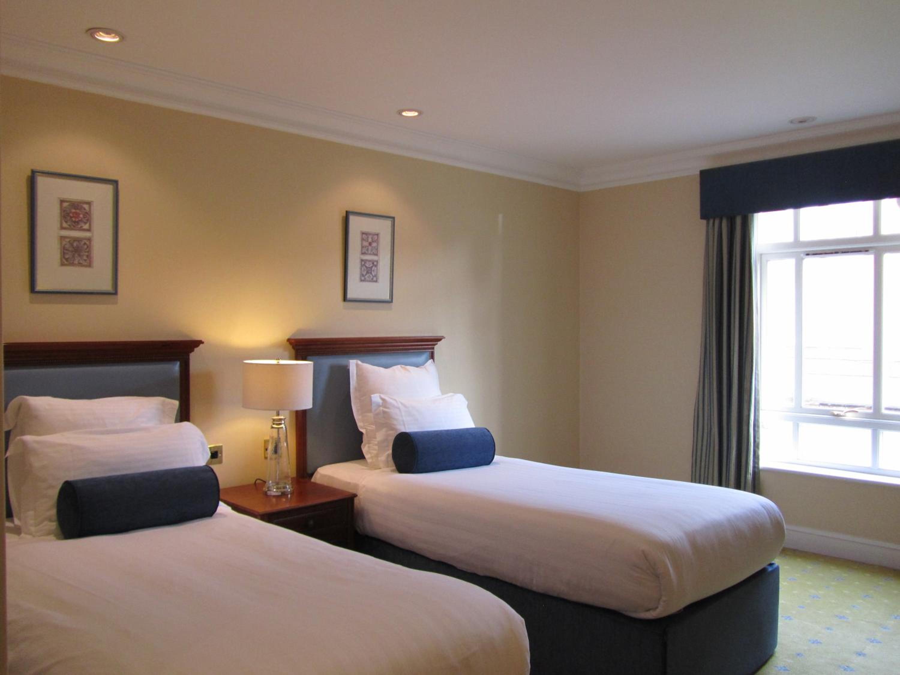 Executive Twin Room - Photo 3