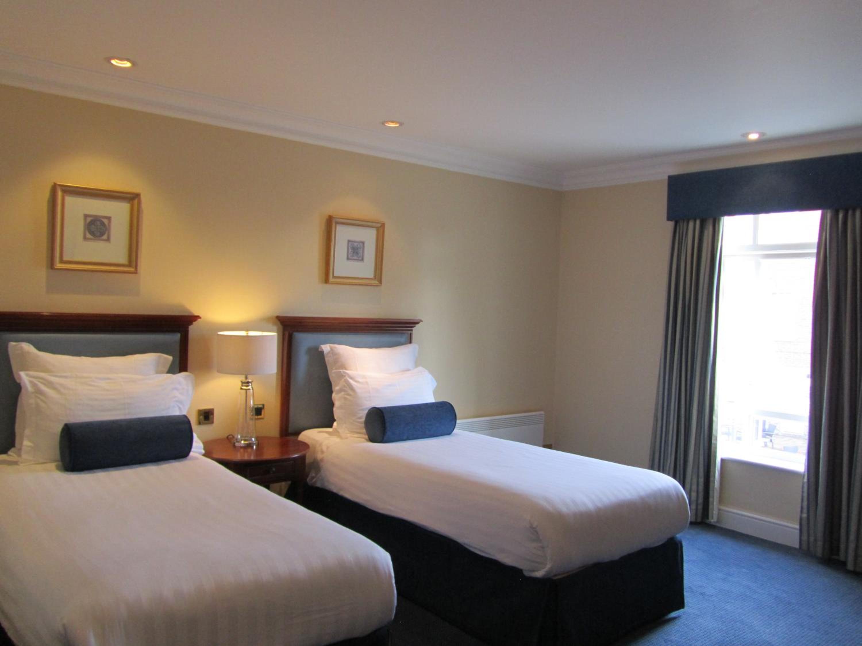 Executive Twin Room - Photo 4