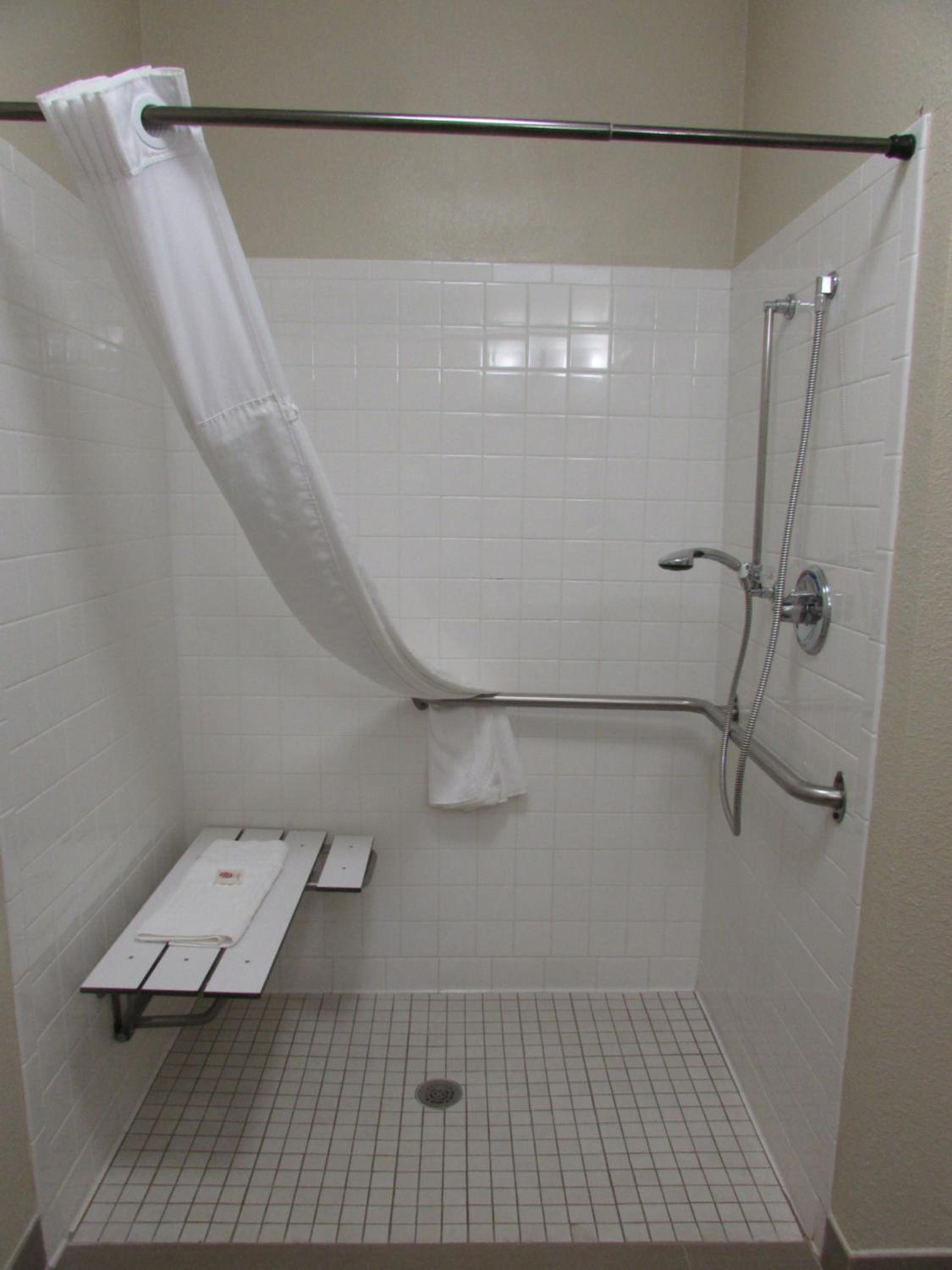 King Room - Accessible/Non-Smoking photo 3