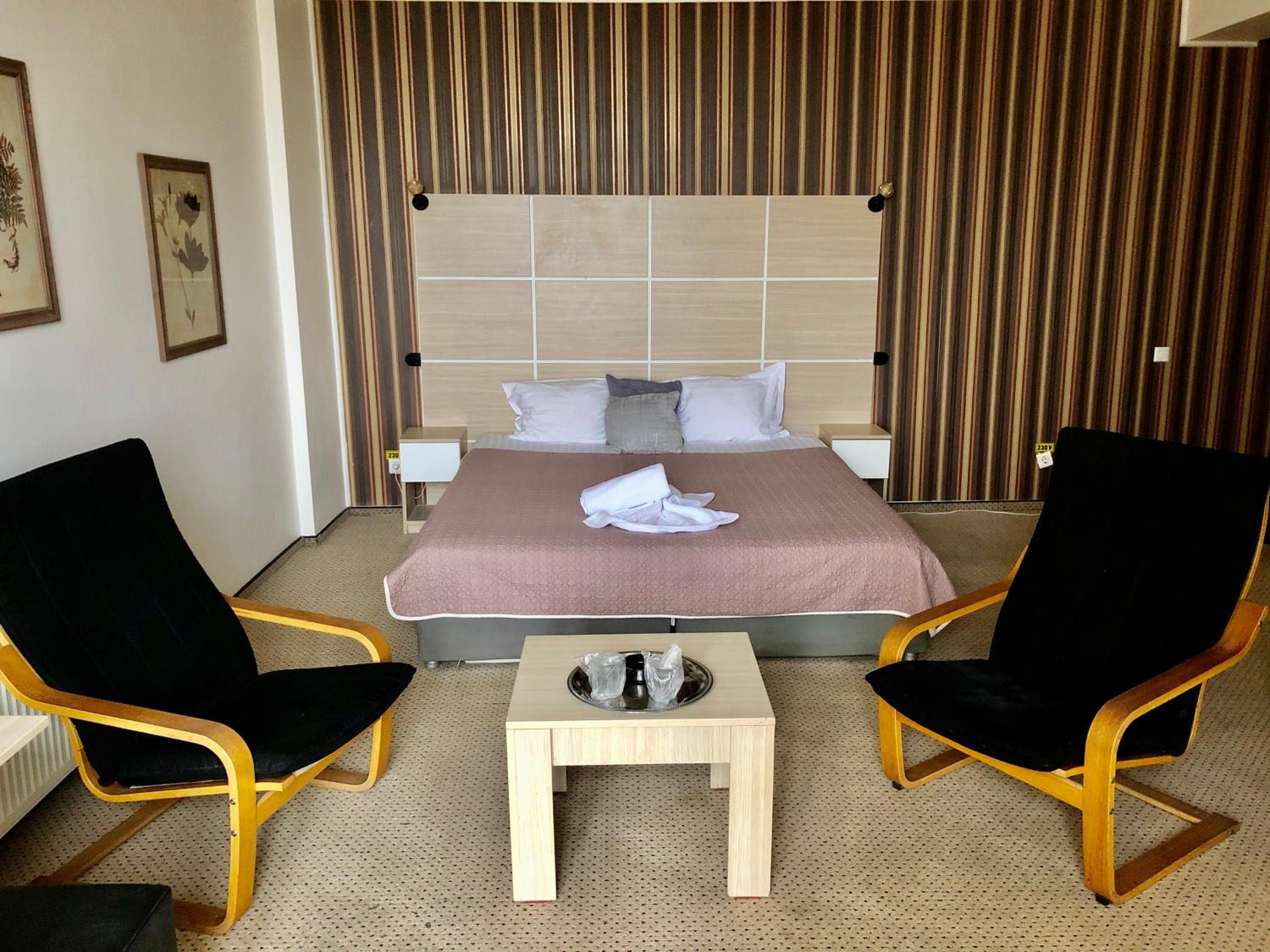 Standard Double Room - Photo 36