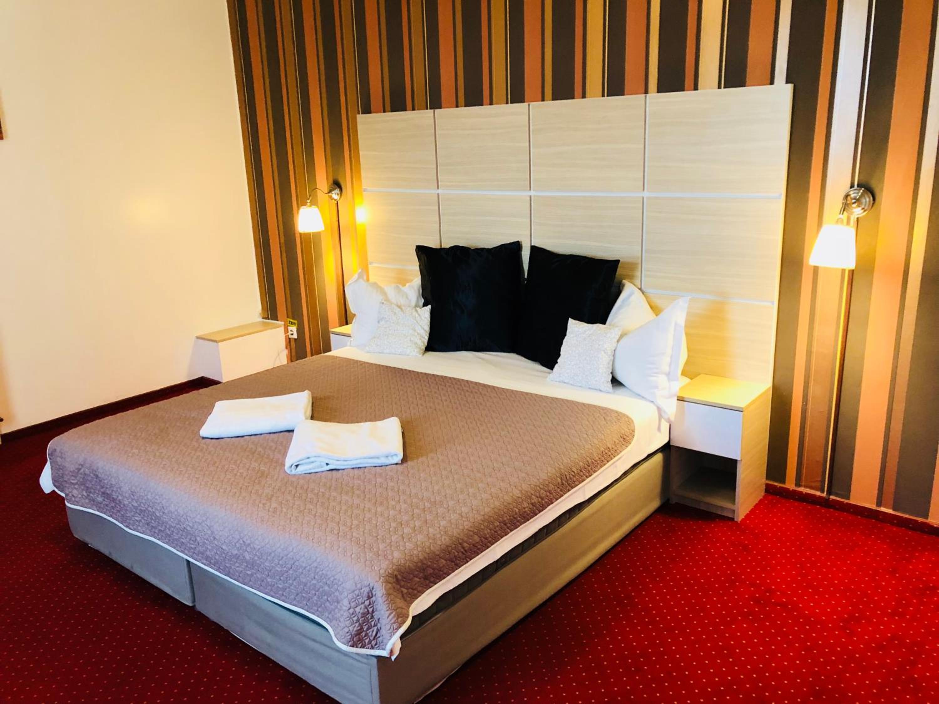 Standard Double Room - Photo 38