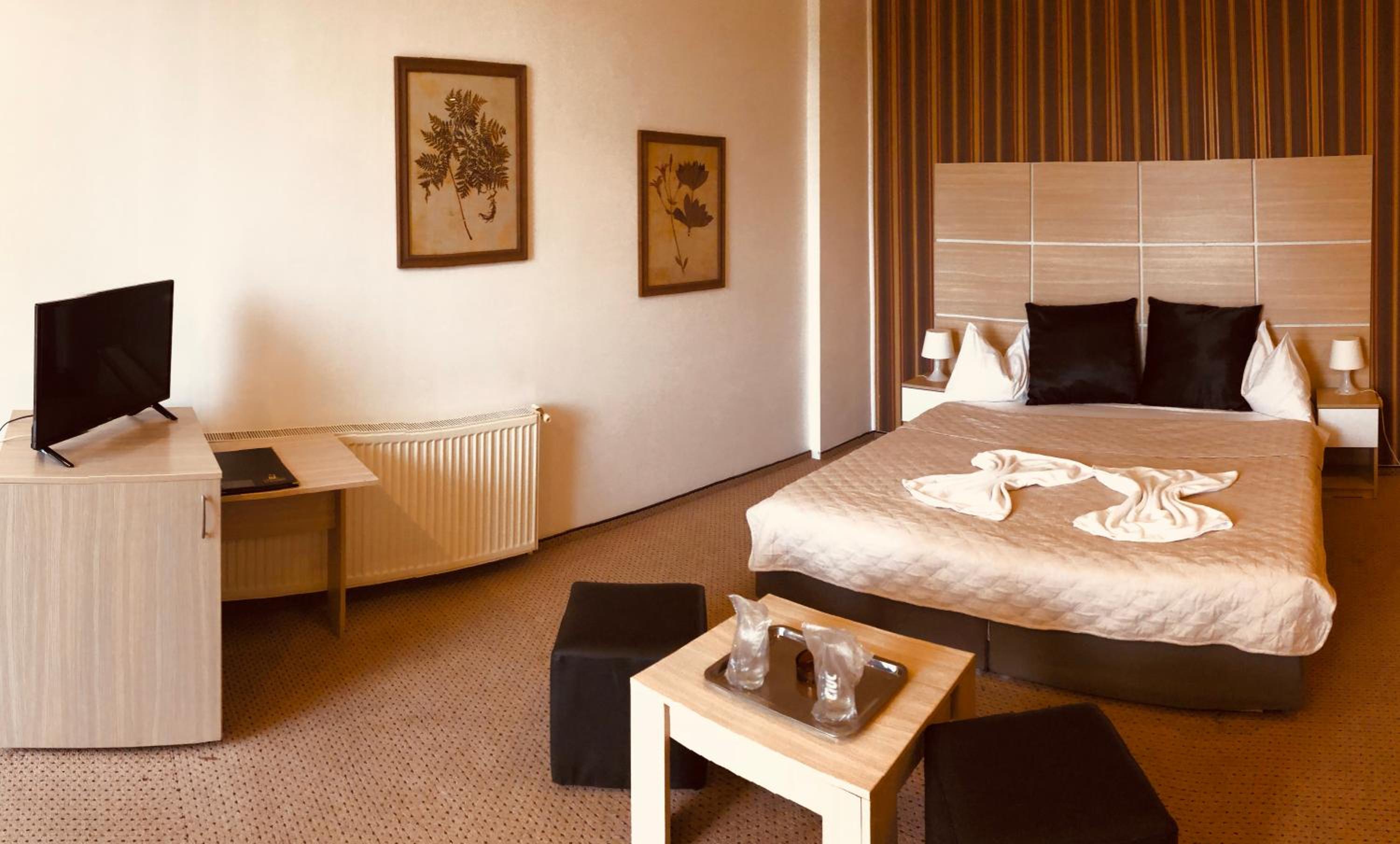 Standard Double Room - Photo 42
