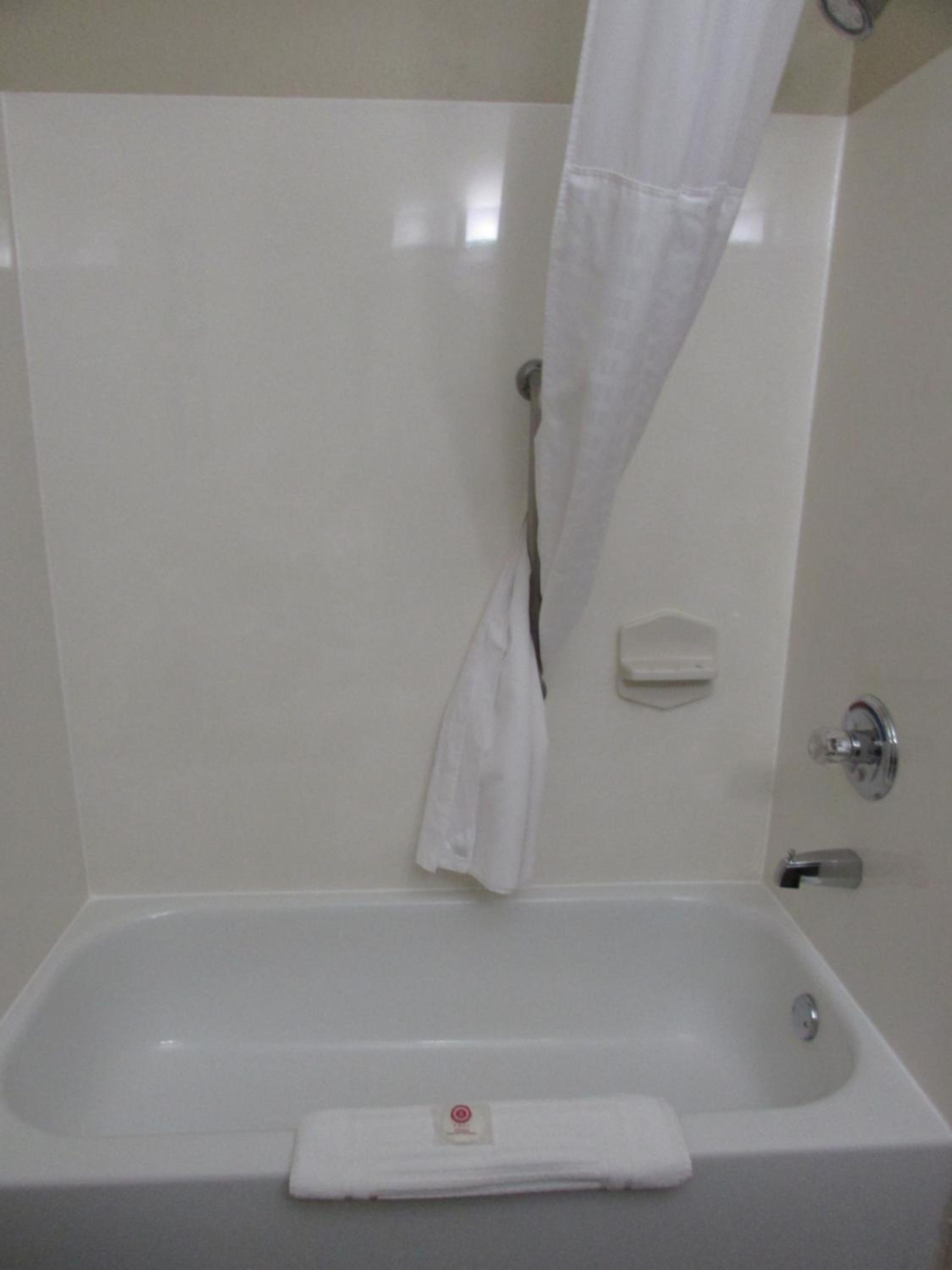 King Suite - Non-Smoking - Photo 6