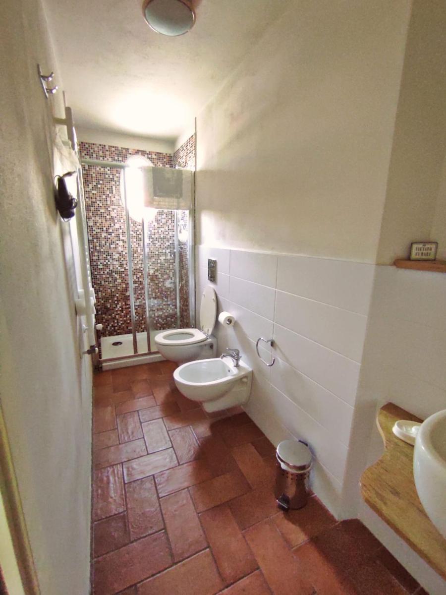 Double or Twin Room with Private Bathroom photo 3