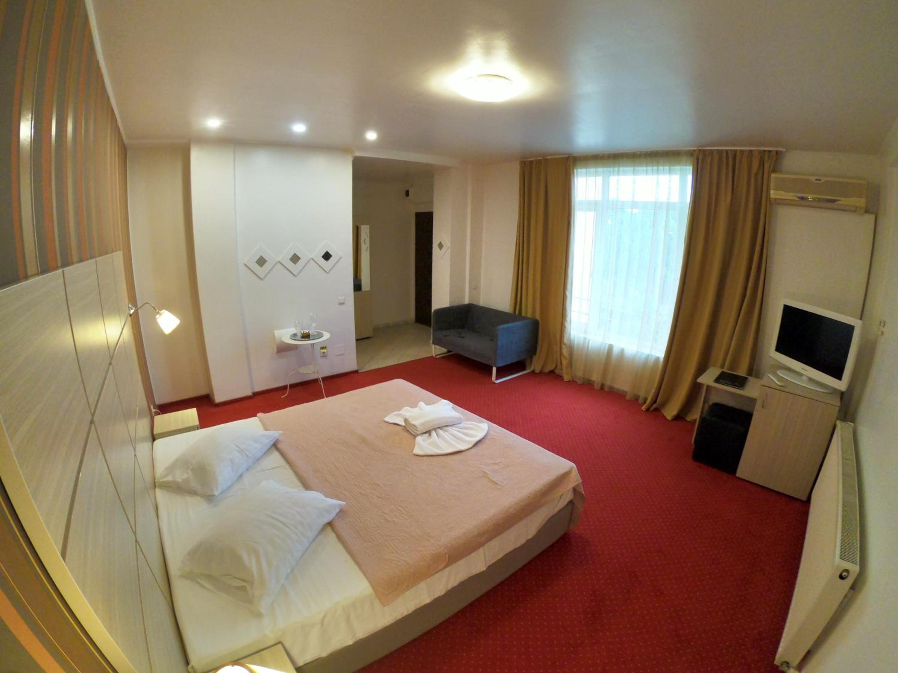 Standard Double Room - Photo 19