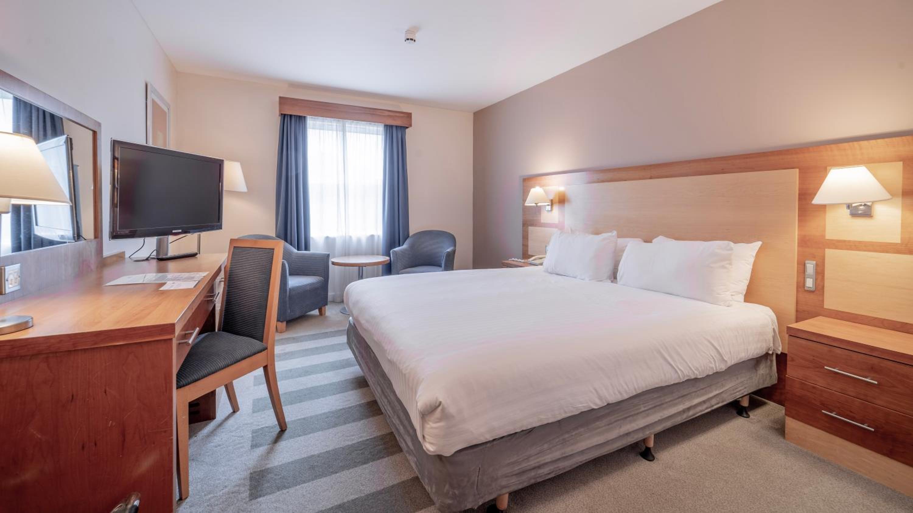 Standard King Room - Photo 1