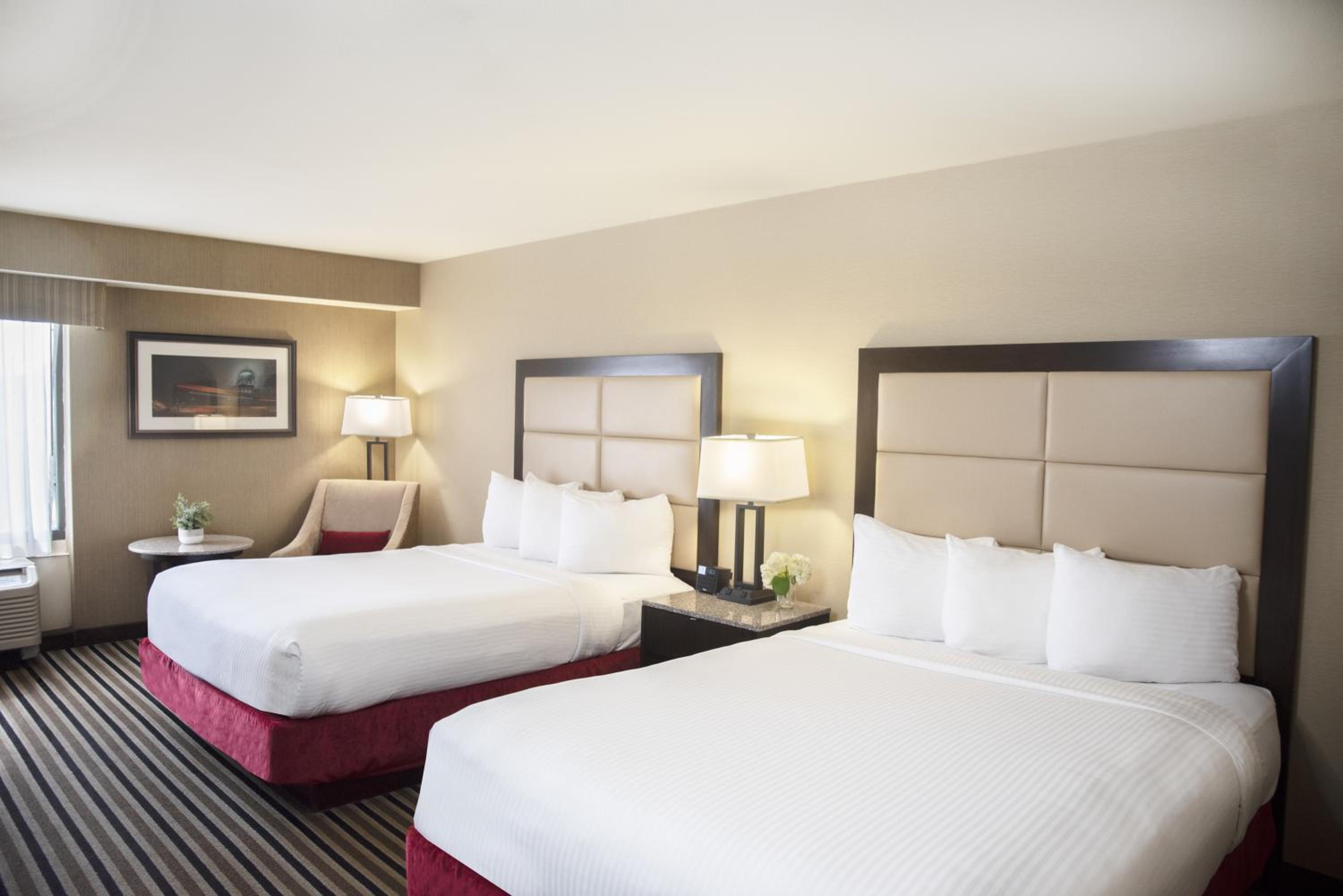 Premier Double Queen Room - Photo 1