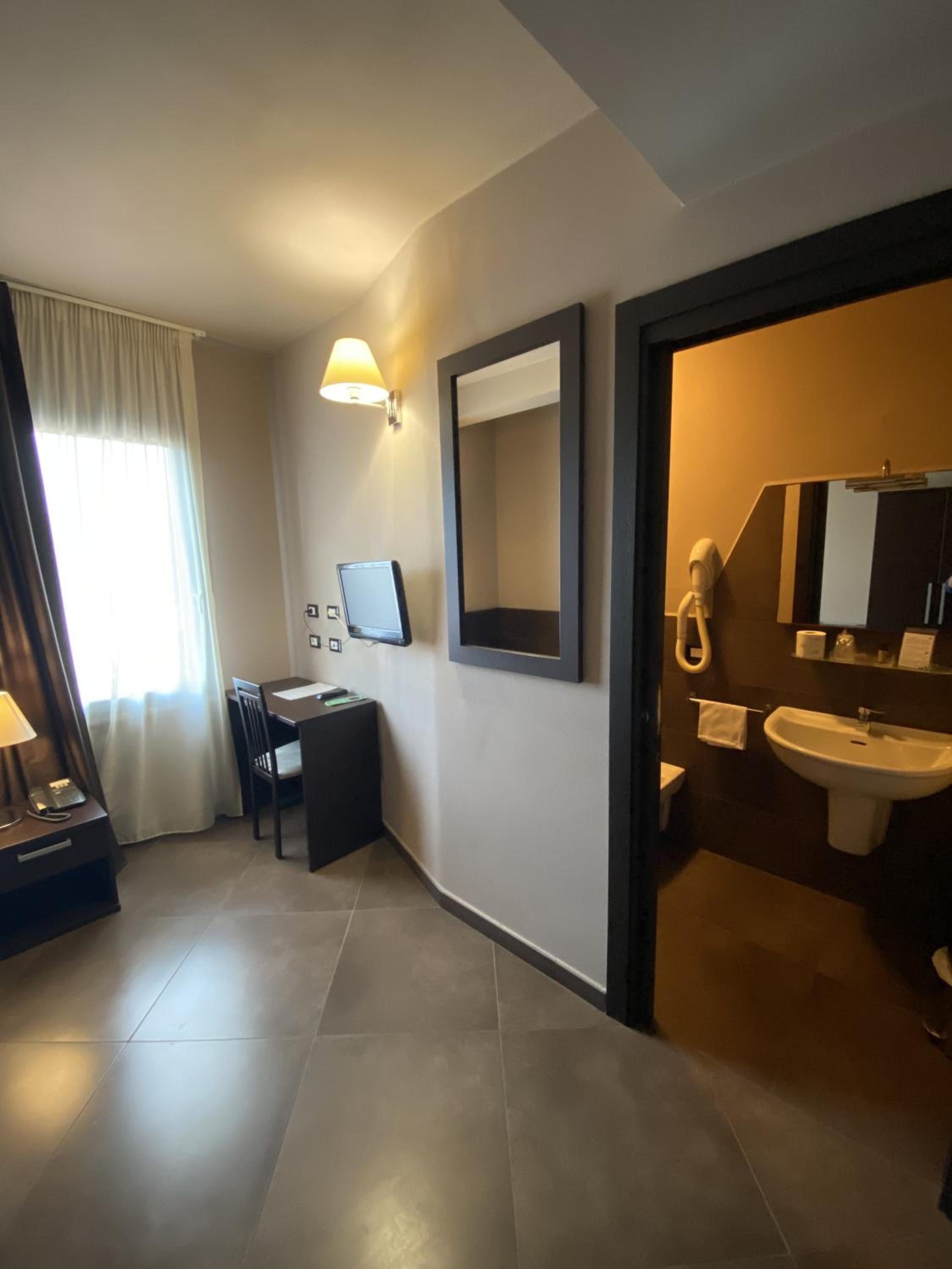 Single Room photo 3