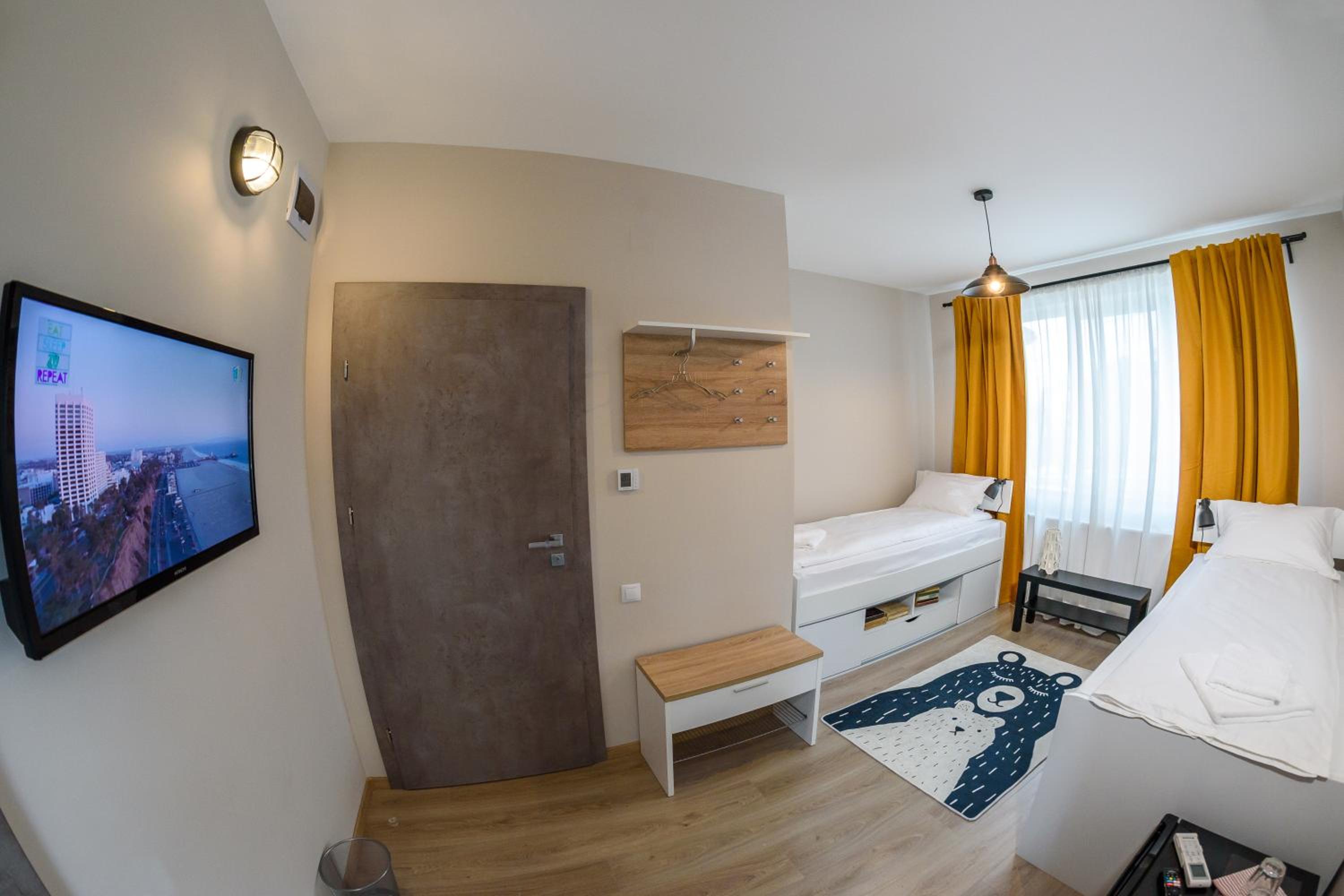Twin Room - Photo 4