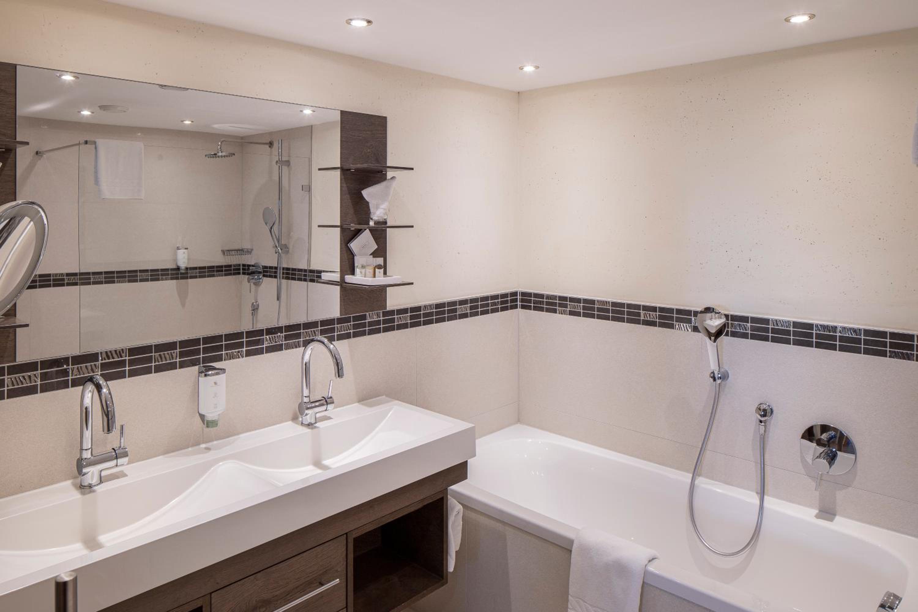 Deluxe Double Room - Photo 6