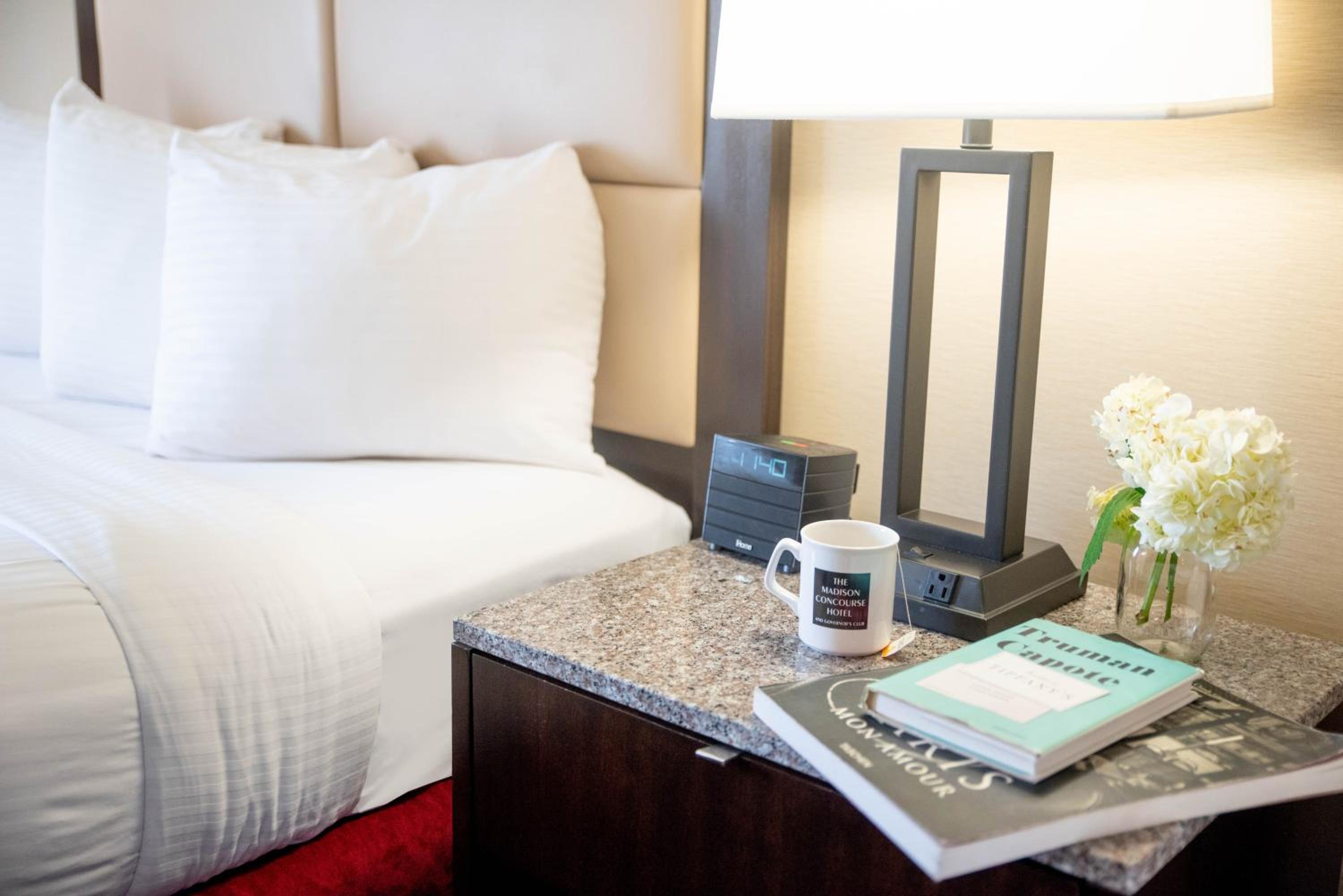 Premier King Room - Photo 4