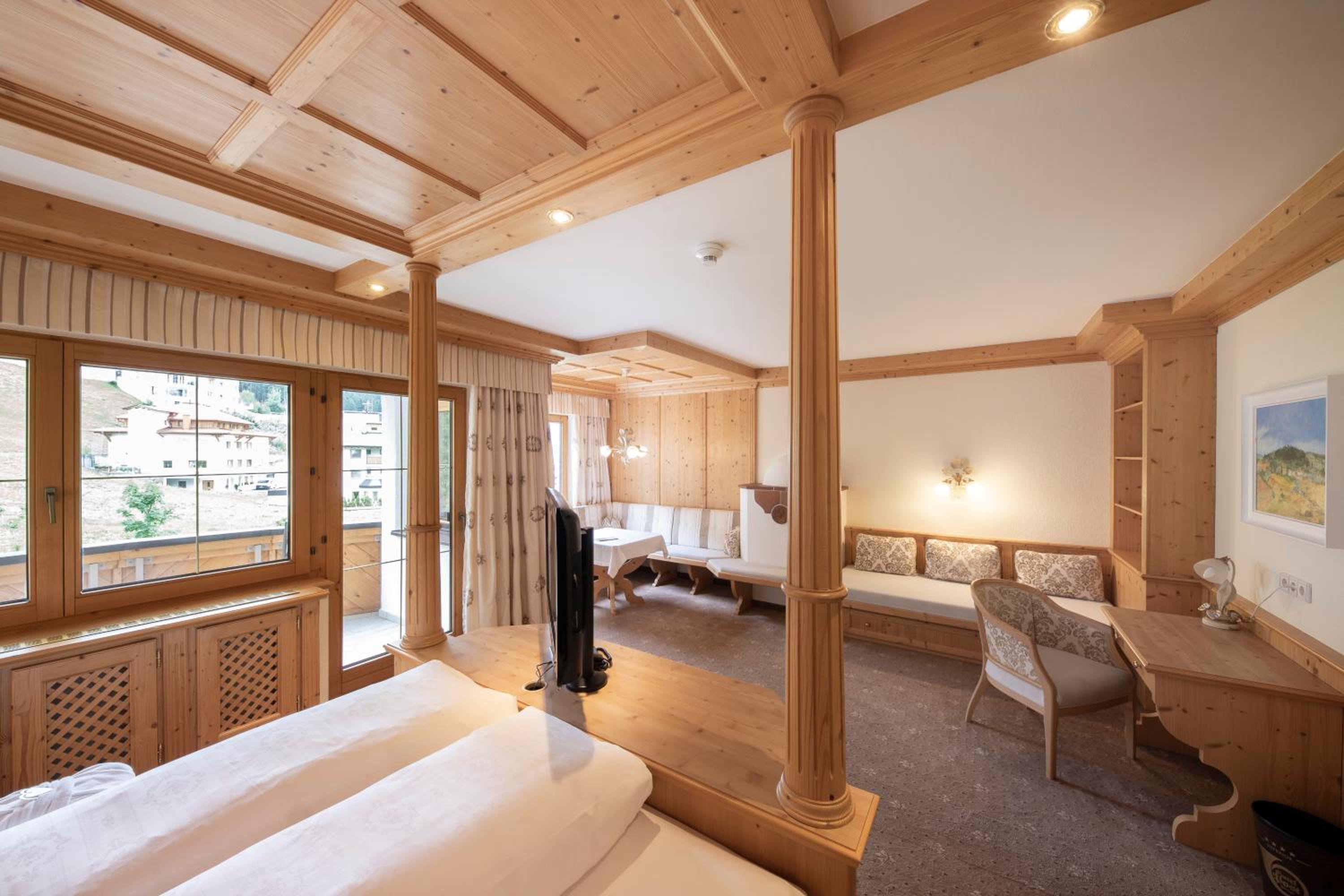 Deluxe Double Room - Photo 7
