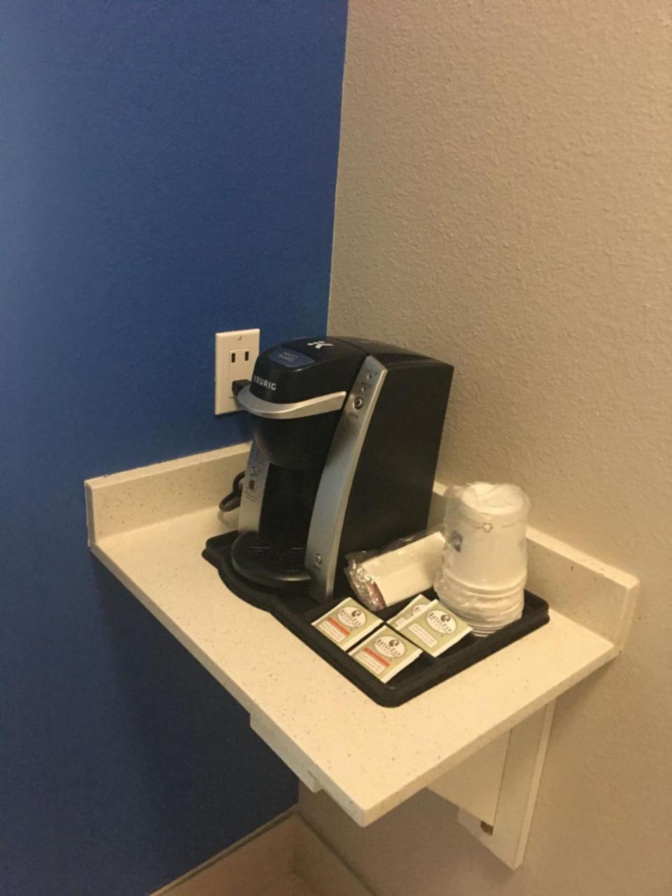 King Suite with Roll-In Shower - Disability Access/Non-Smoking photo 3
