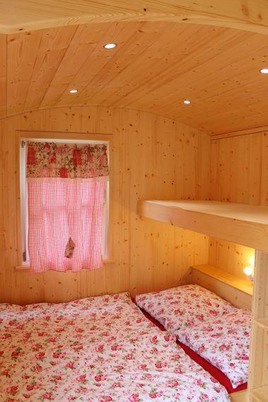 Mobile Home photo 1