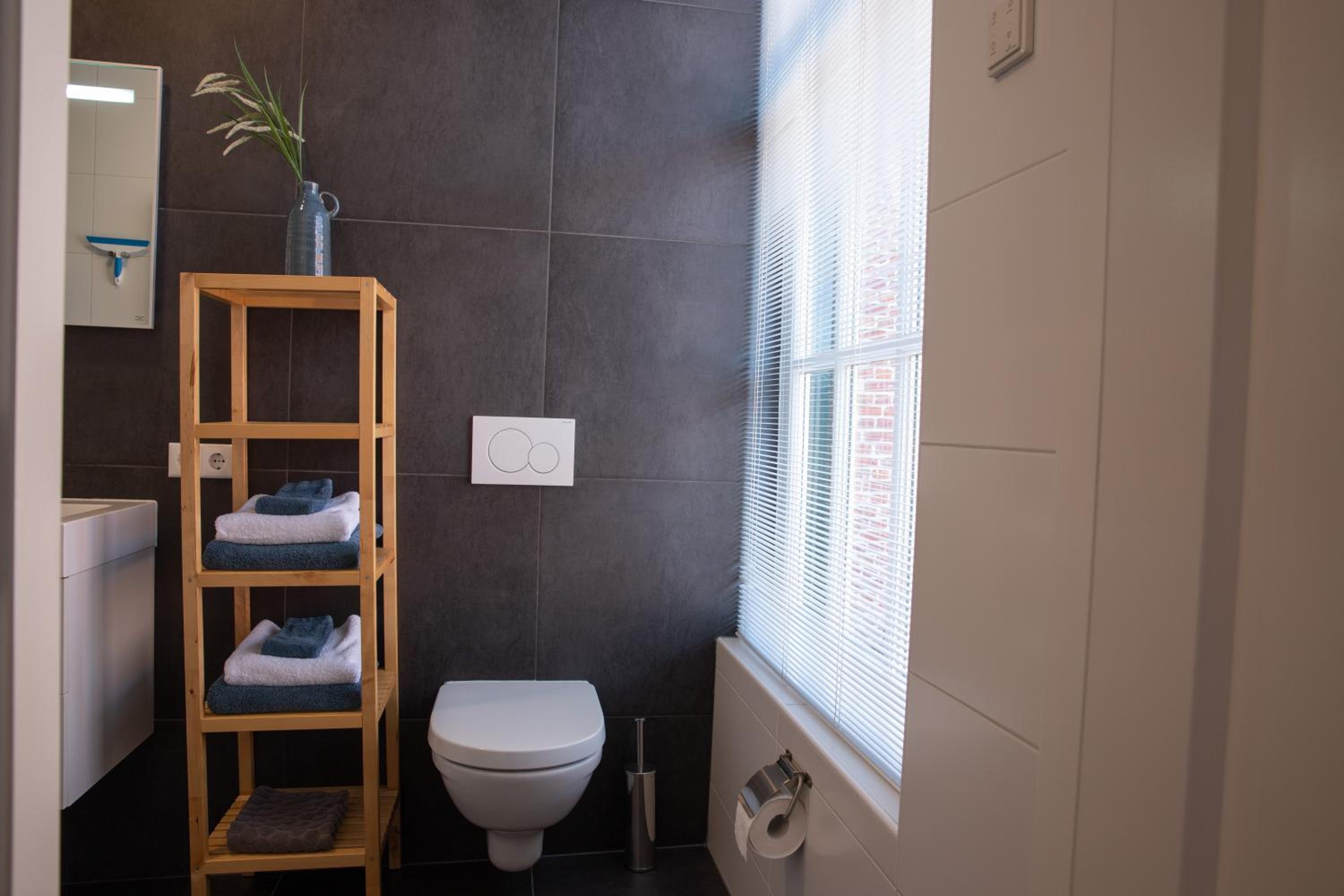 Family Suite with Private Bathroom photo 3