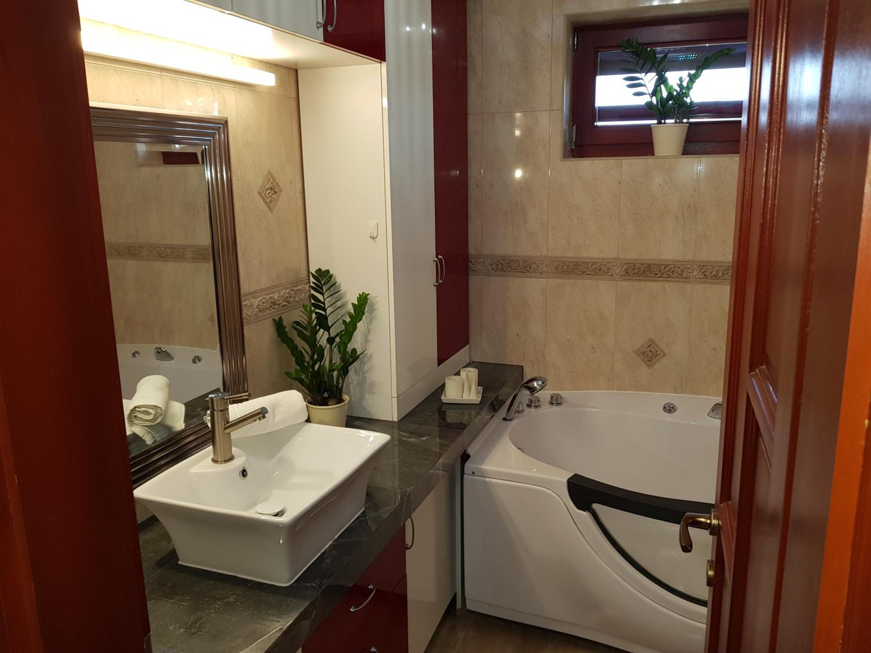 Double Room with Shared Bathroom photo 3