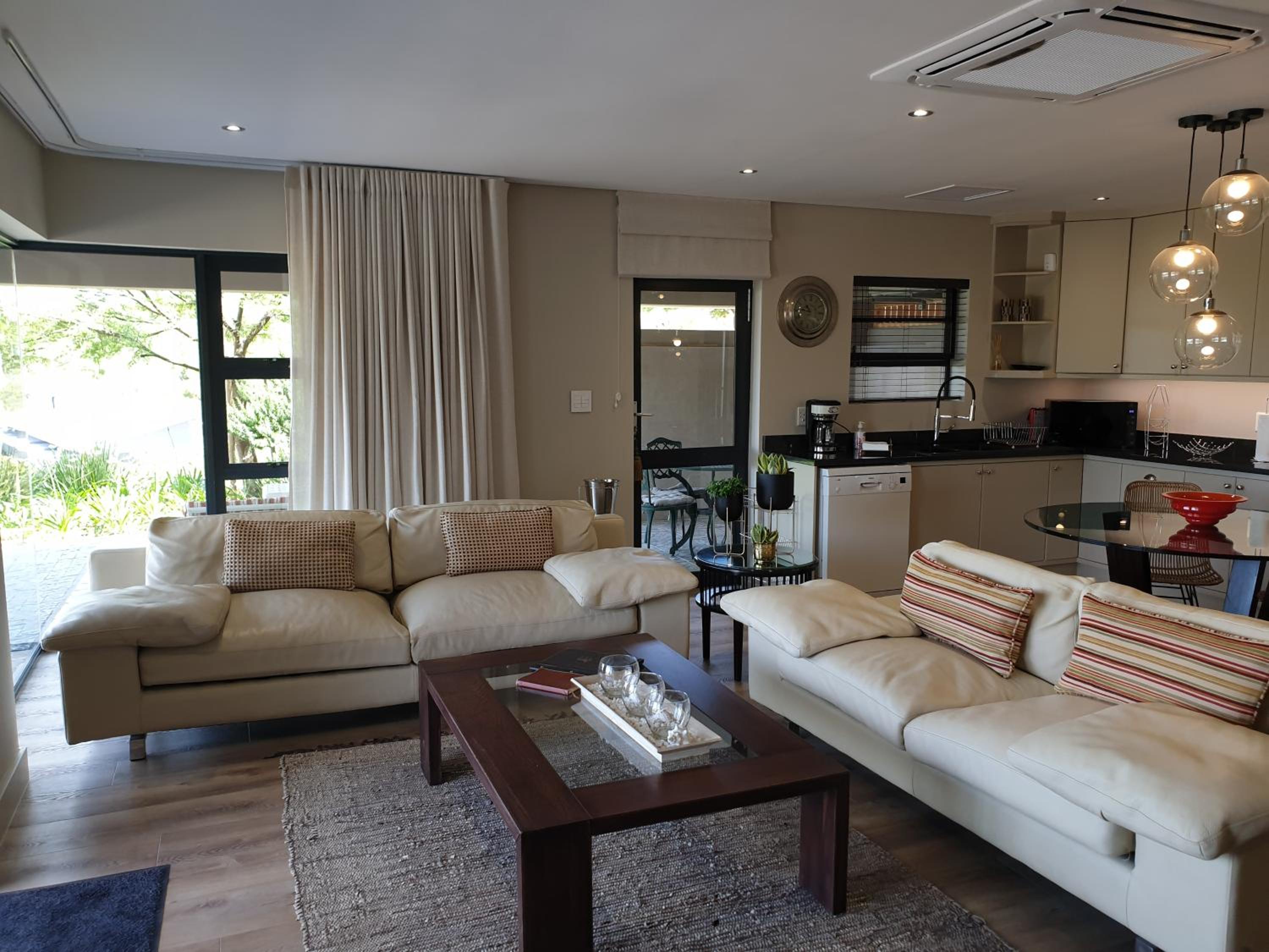 Luxury Apartment photo 3