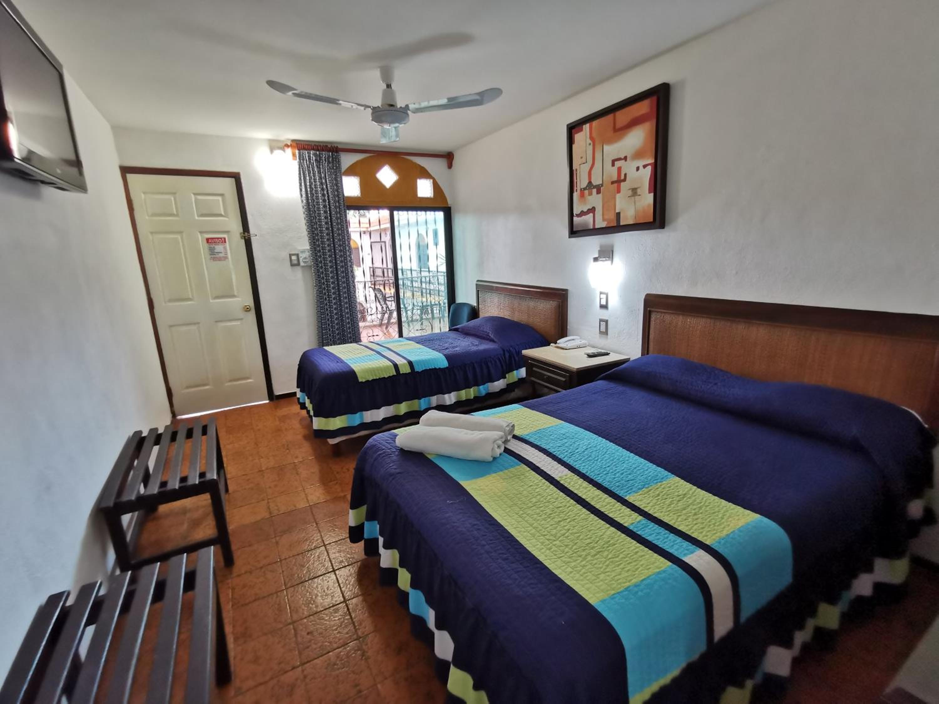 Standard Double Room - Photo 9