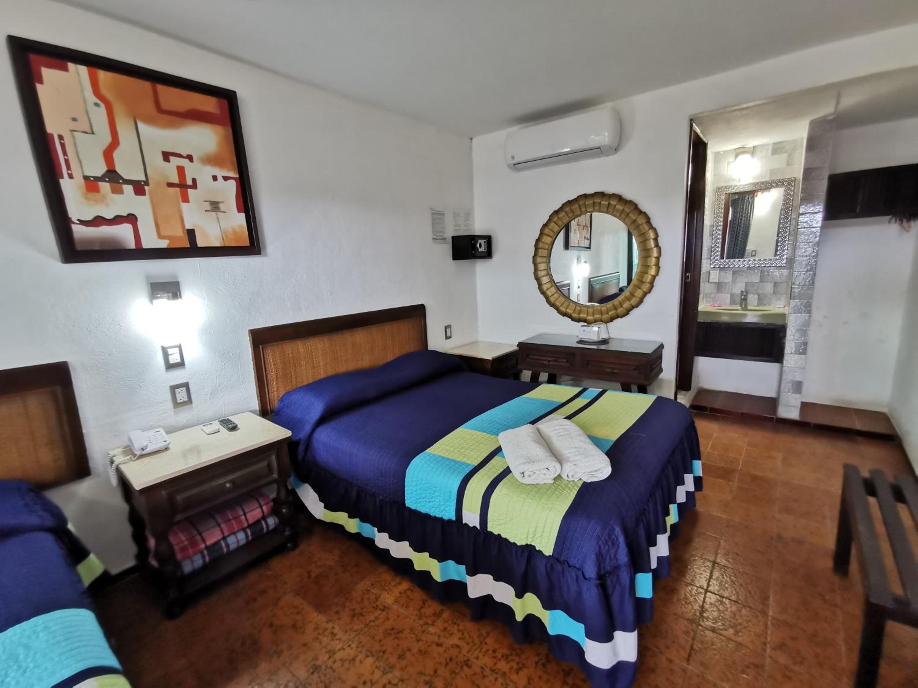 Standard Double Room - Photo 7
