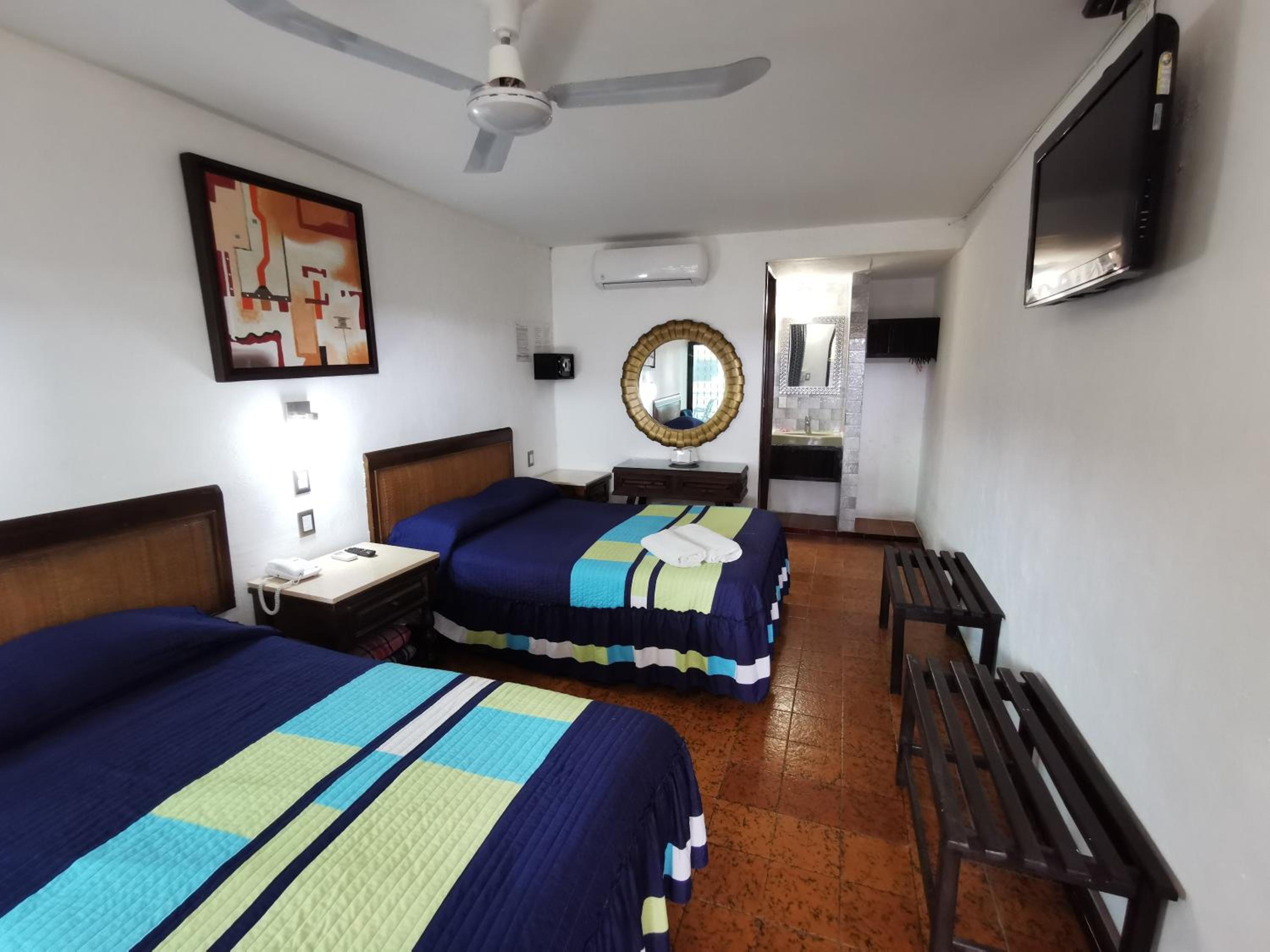 Standard Double Room - Photo 6