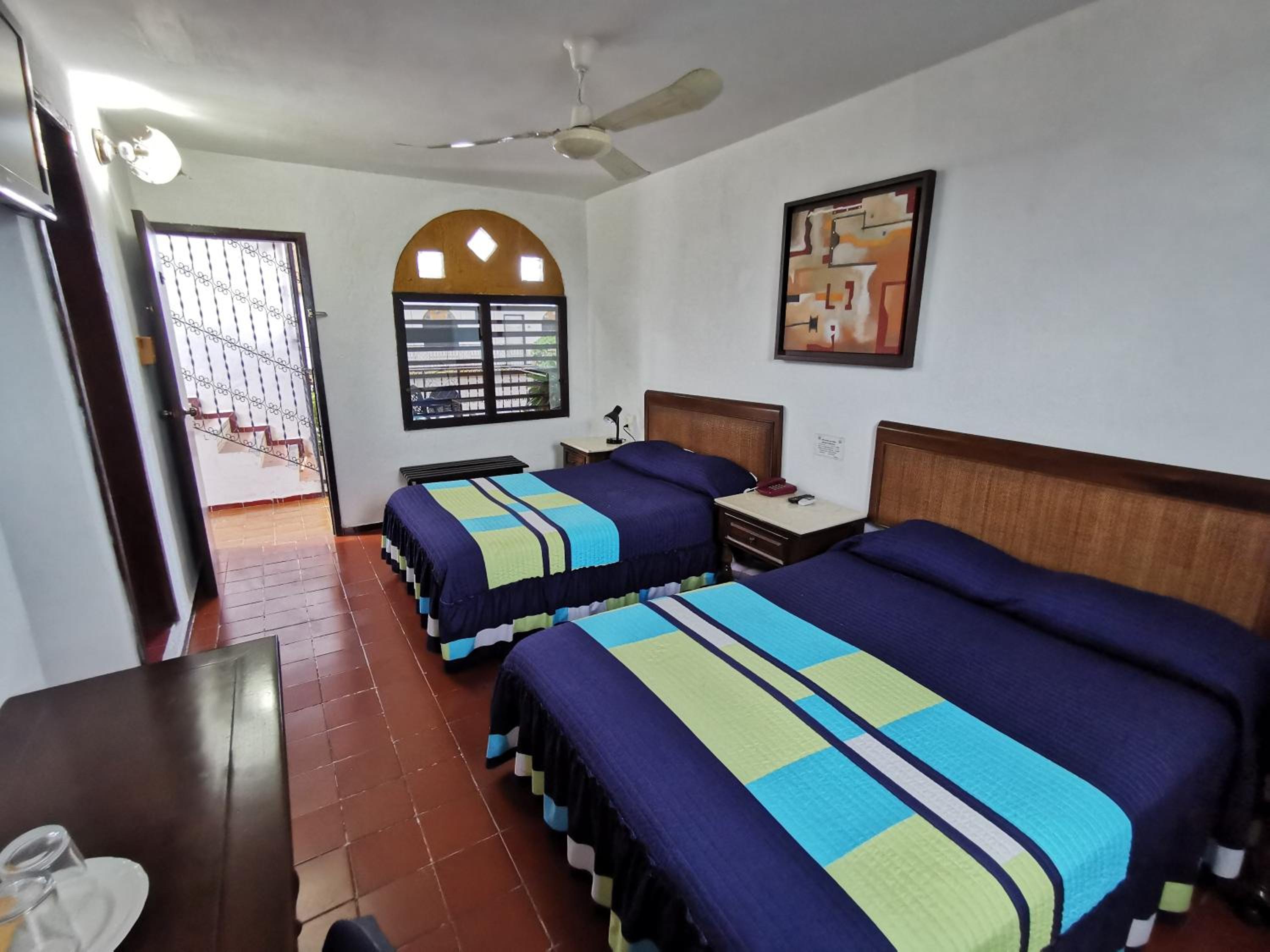 Standard Double Room - Photo 18