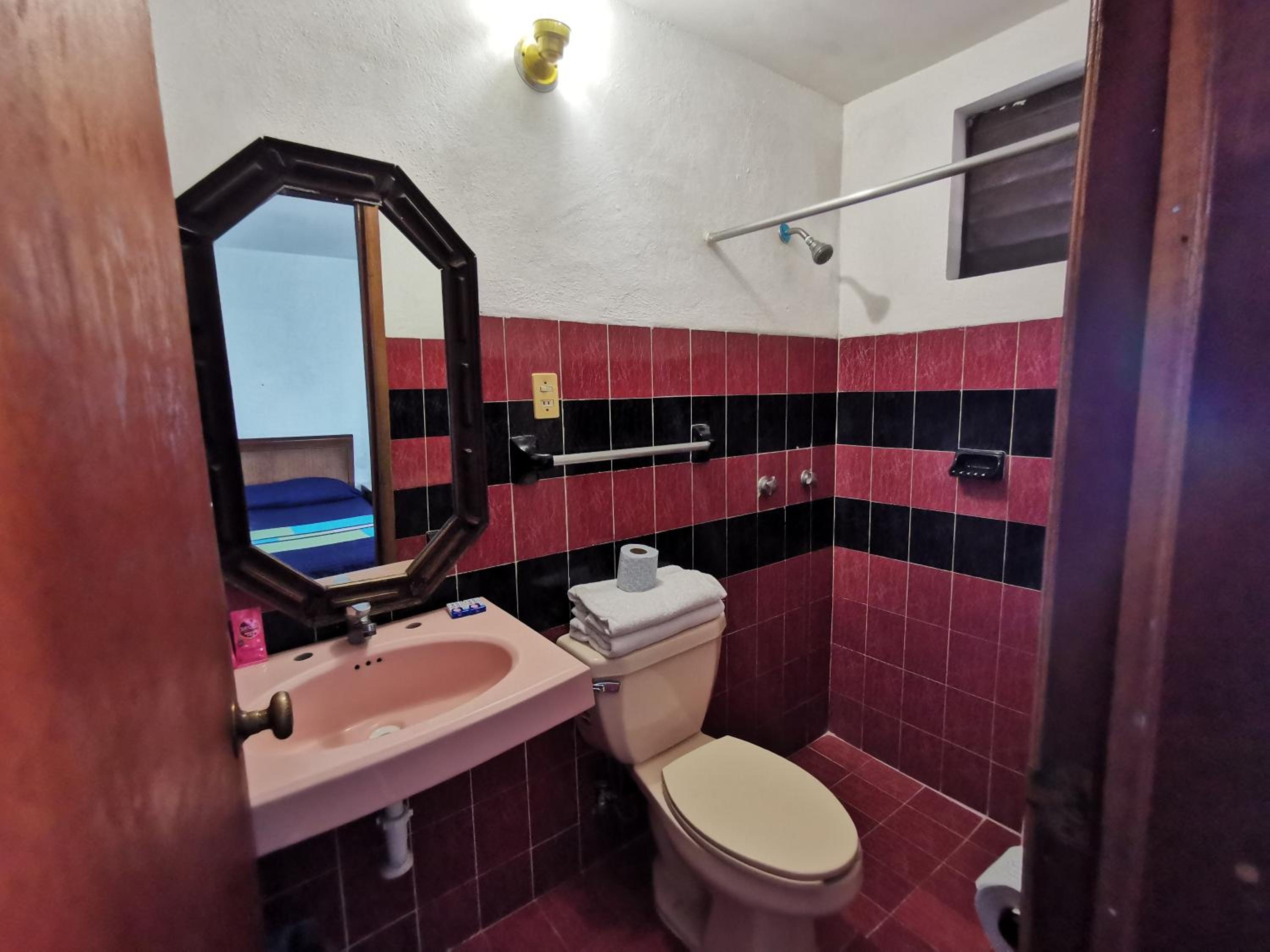 Standard Double Room - Photo 16