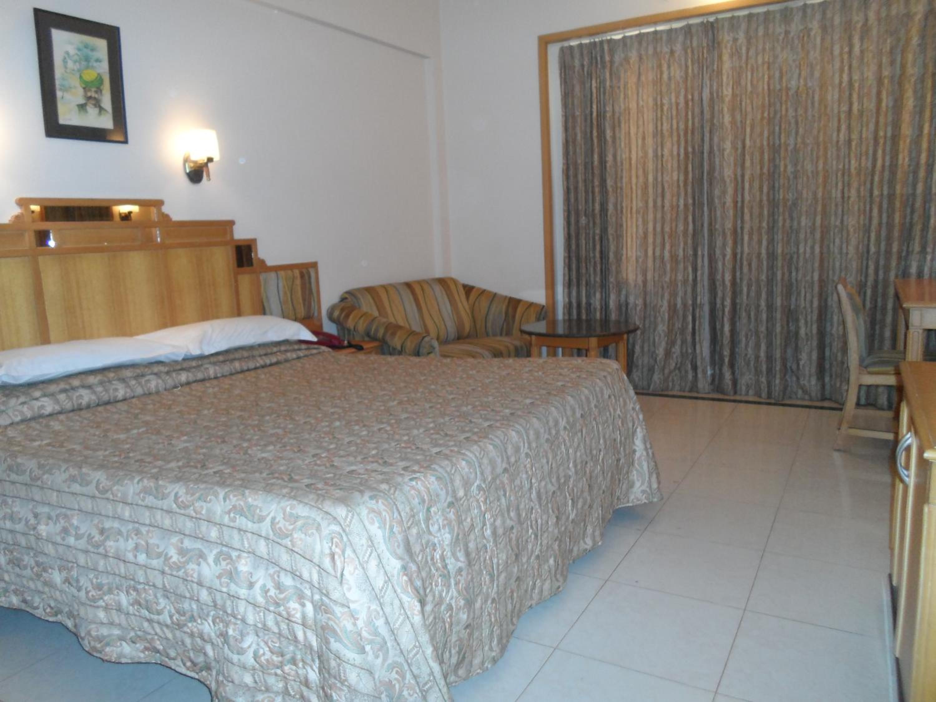 Deluxe Double or Twin Room - Photo 18