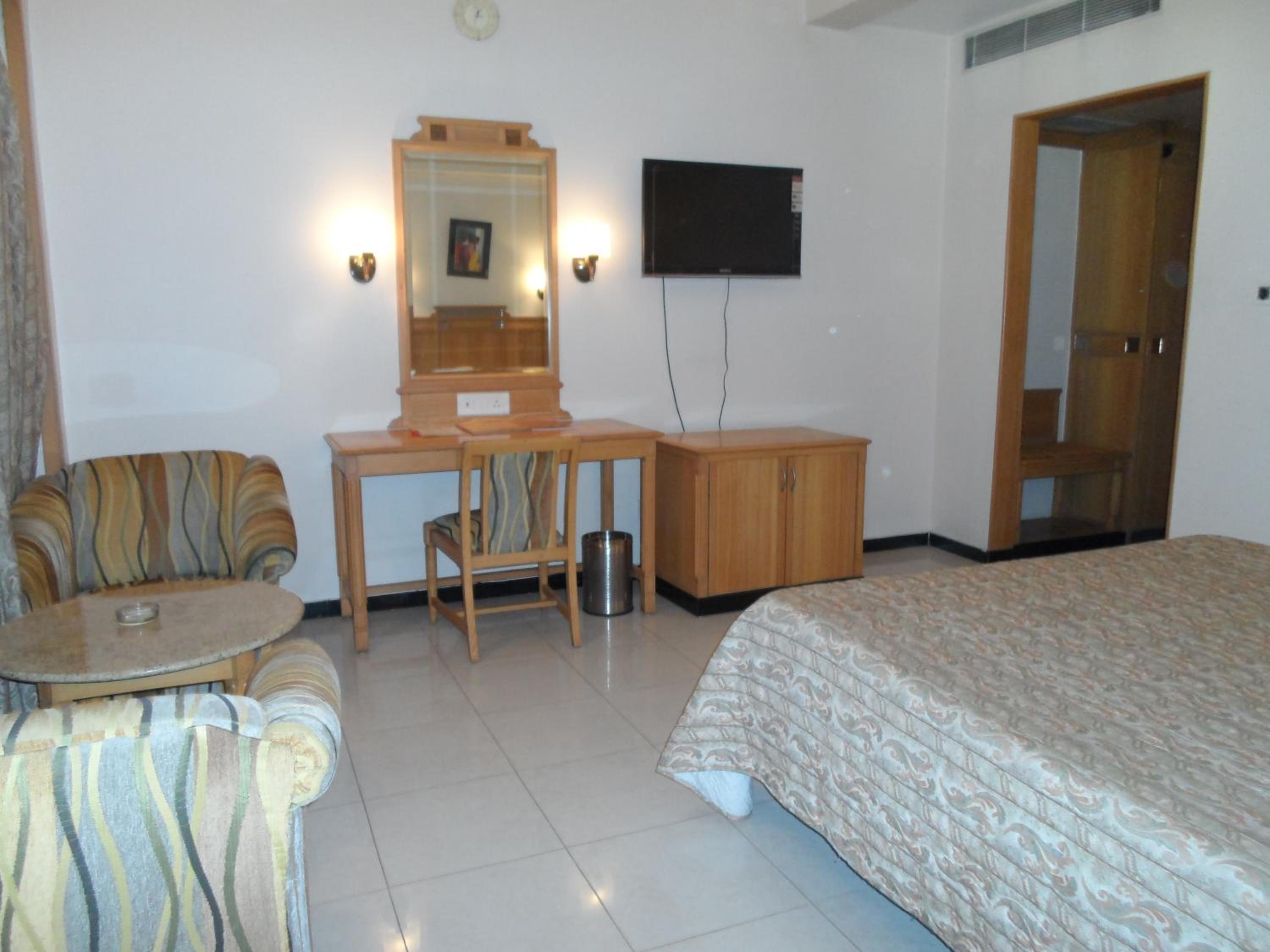 Deluxe Double or Twin Room - Photo 19