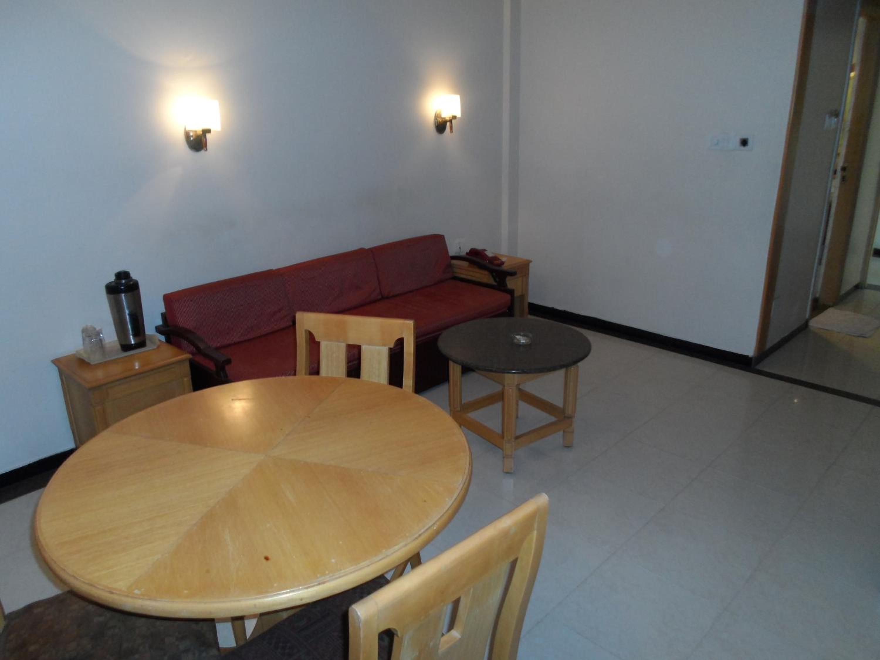 Deluxe Double or Twin Room - Photo 8