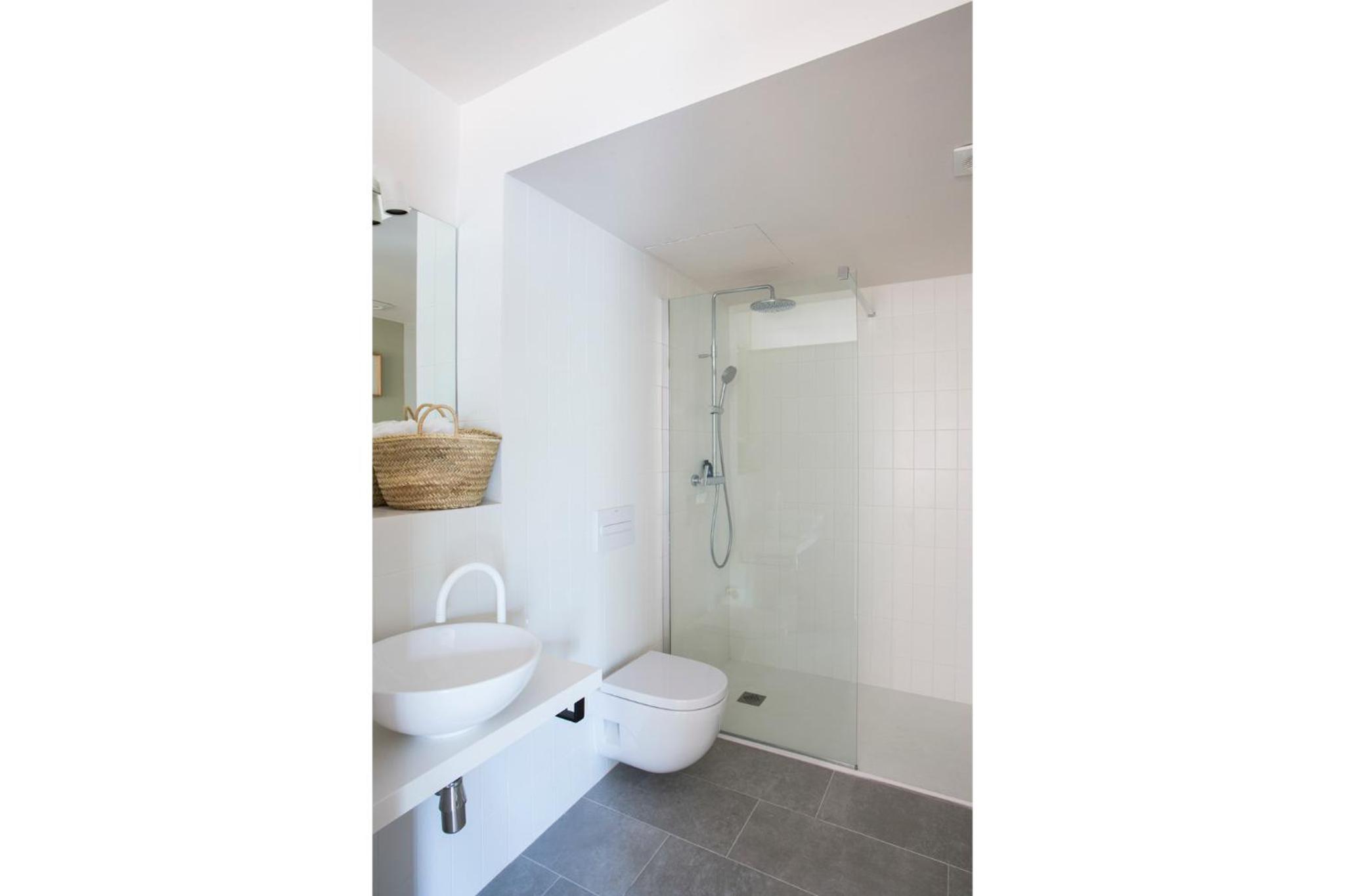 Double or Twin Room with Balcony - Photo 3