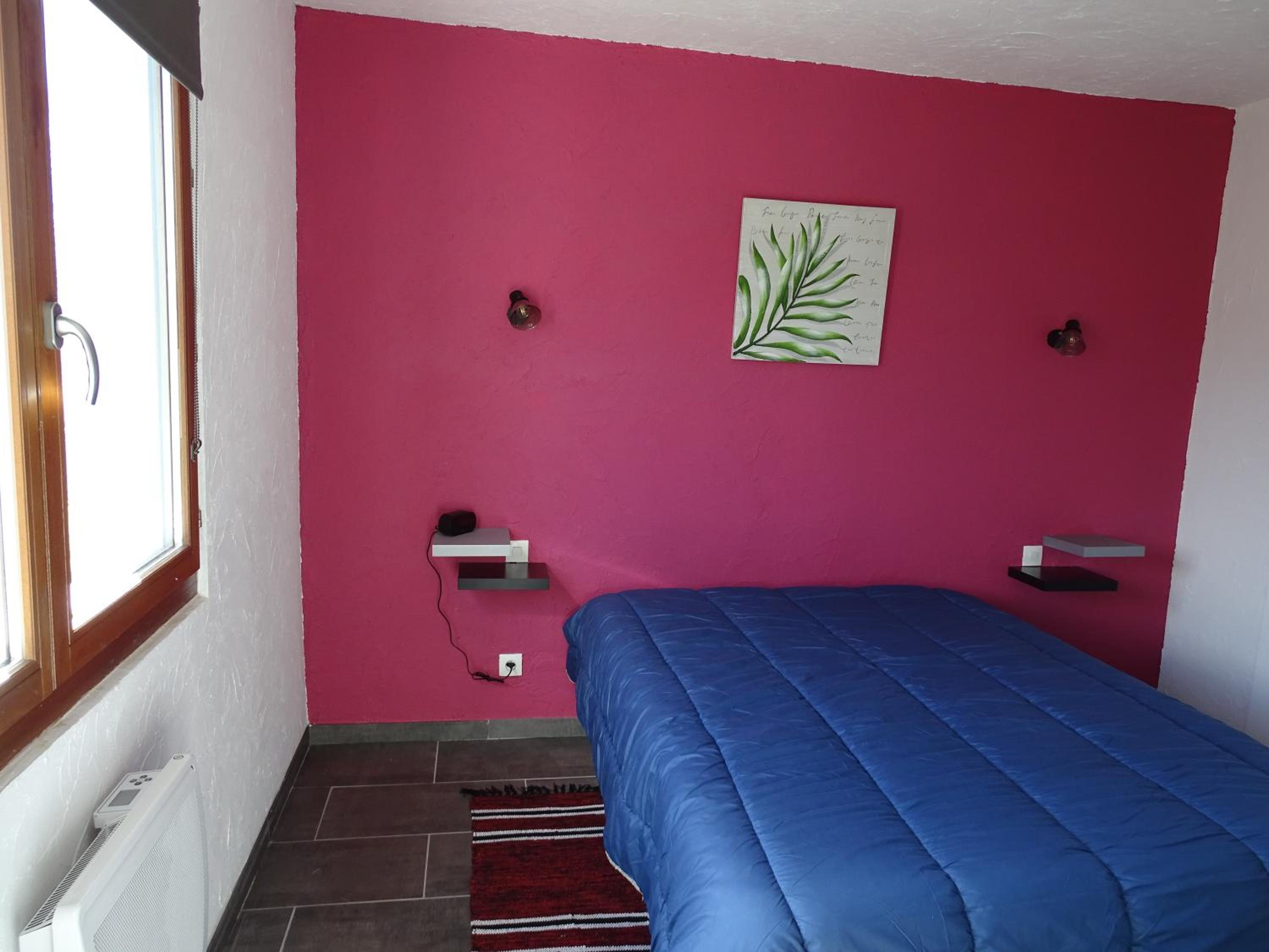 One-Bedroom Apartment - Photo 6
