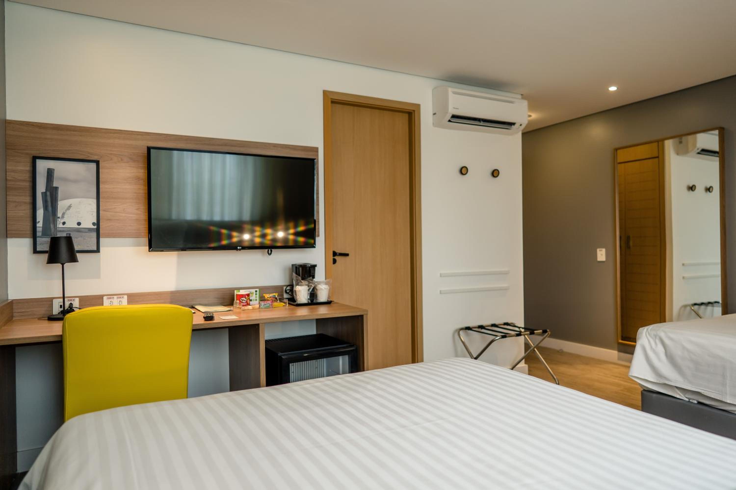 Standard Double Room with Two Double Beds - Photo 7