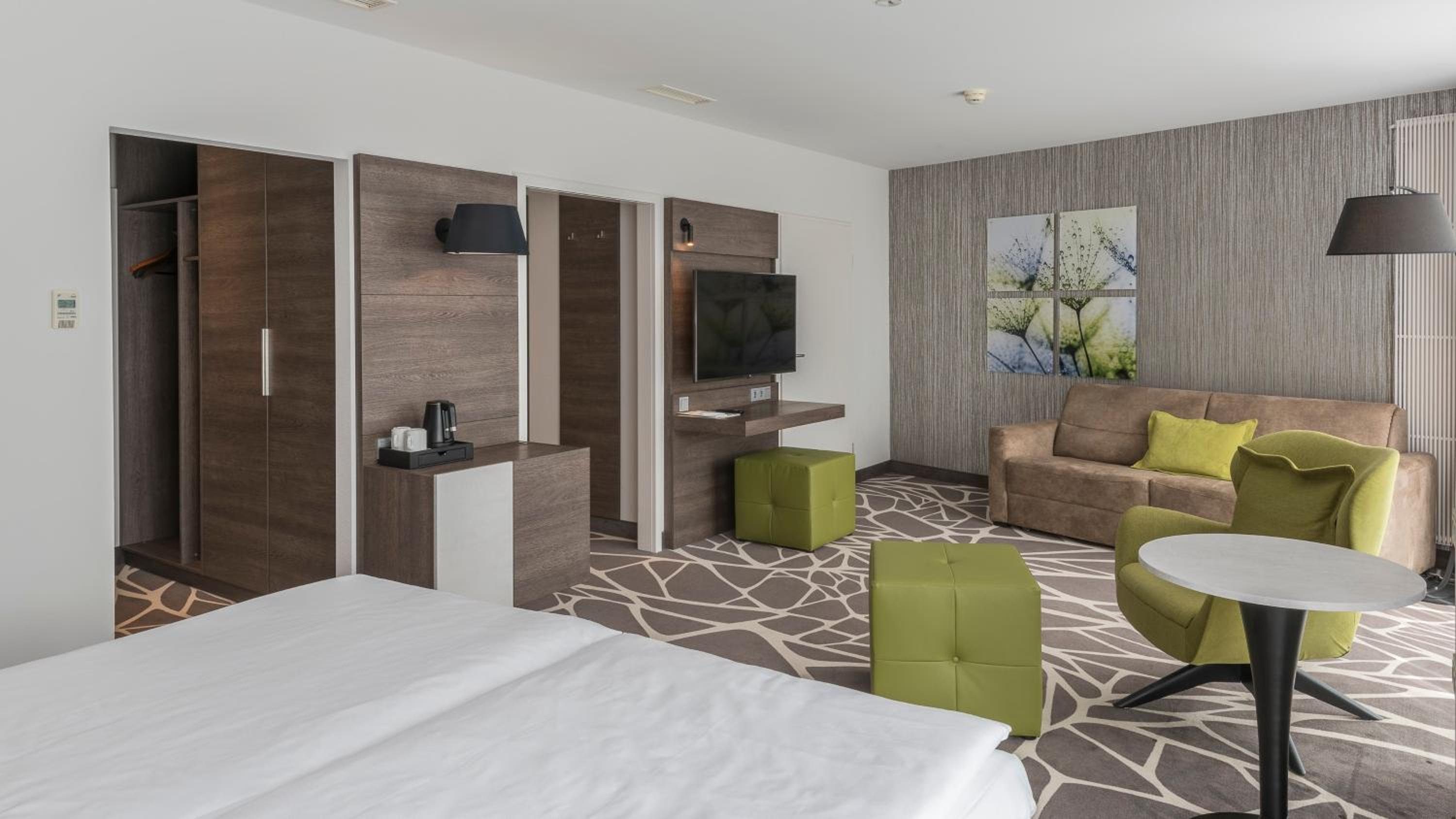 King Suite with Sofa Bed - Photo 7