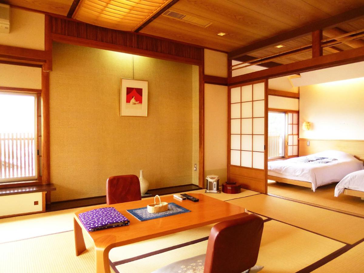 Room with Tatami Area Corner Room with Bath and Toilet photo 1
