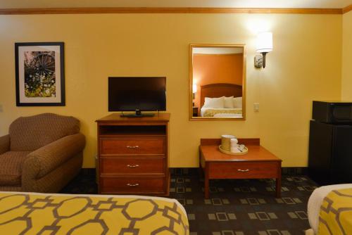 King Room - Mobility Access/Non-Smoking photo 2
