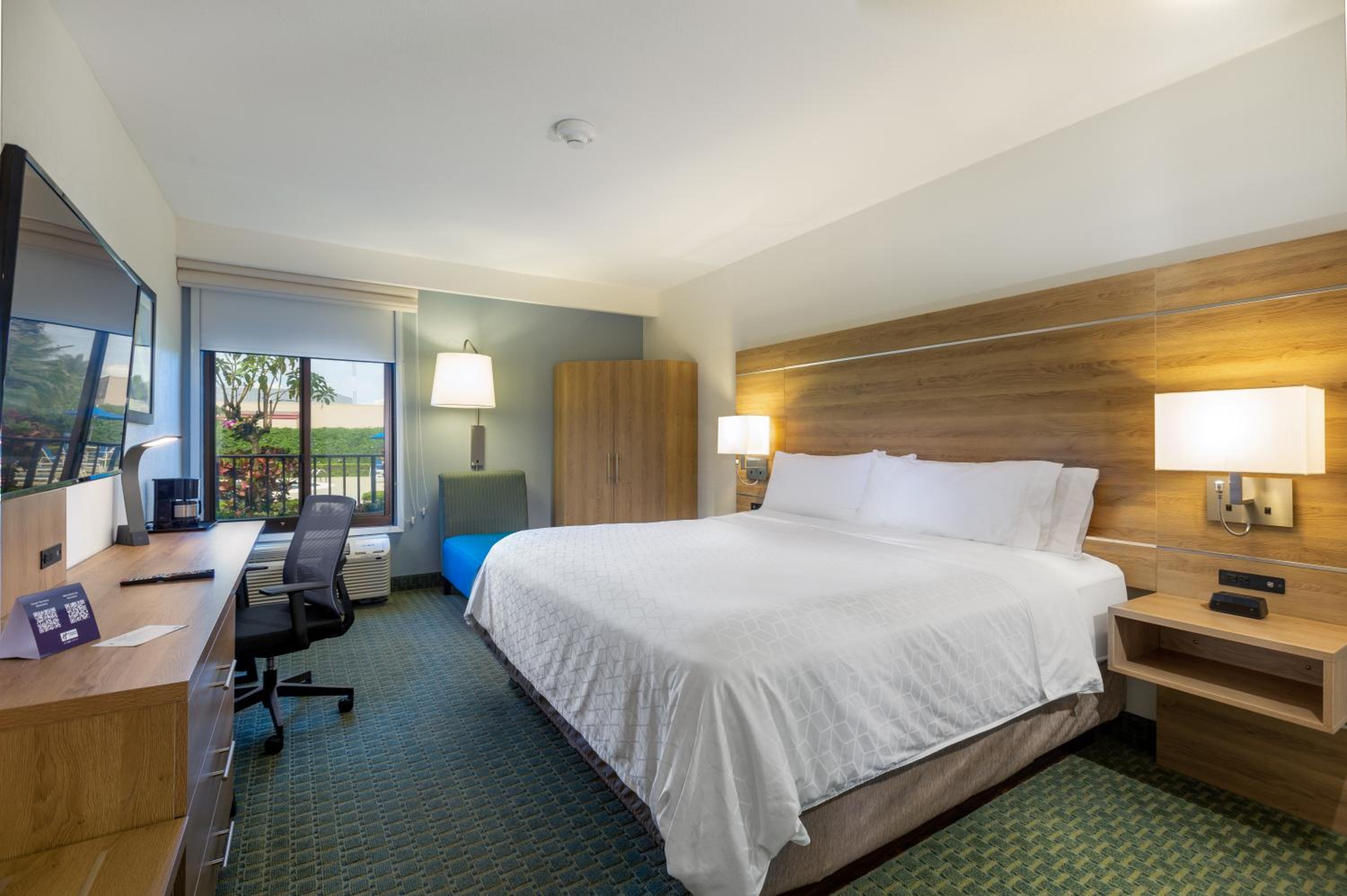Standard King Room