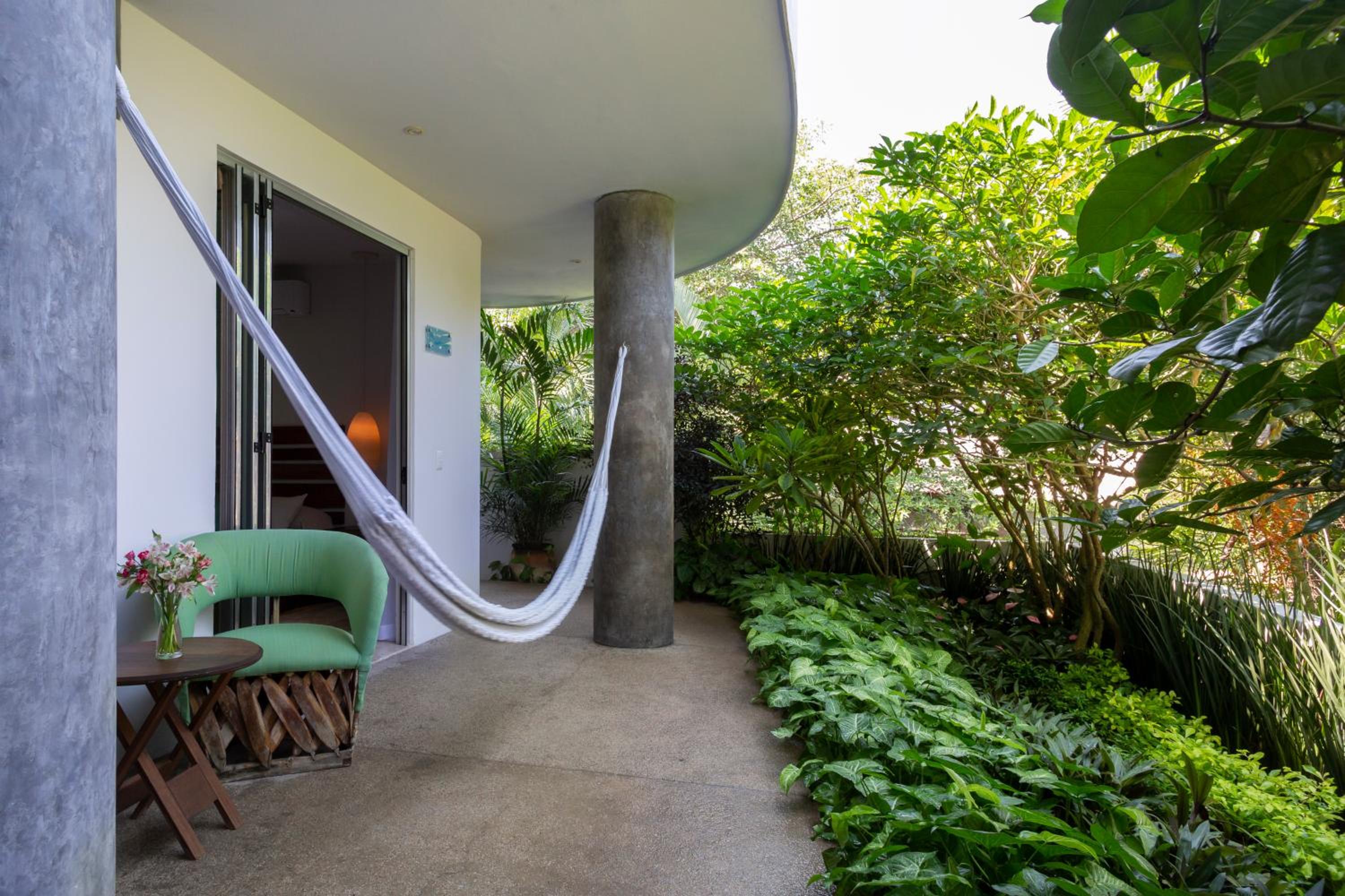 Deluxe Room with Garden View photo 2