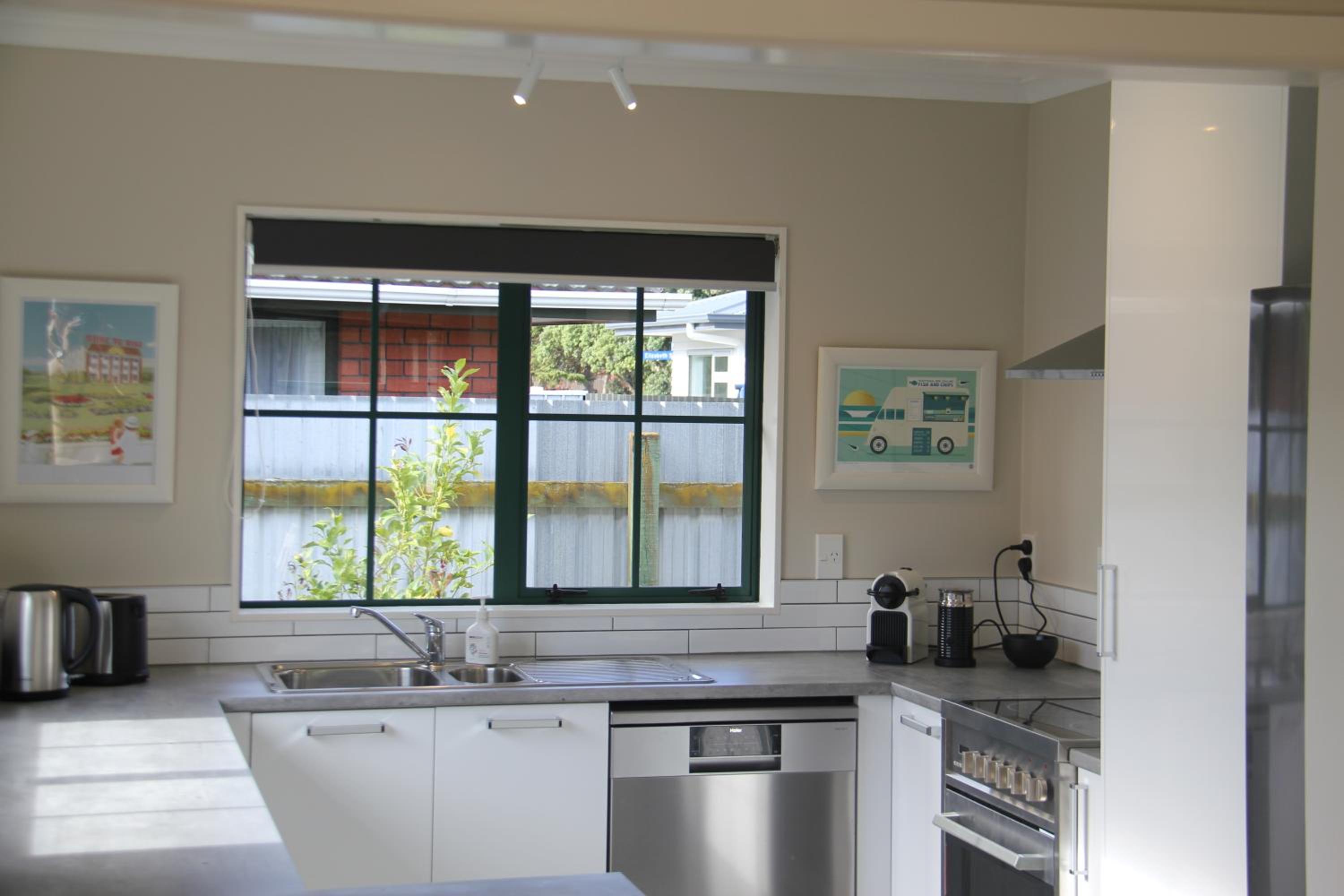 Four-Bedroom House photo 2
