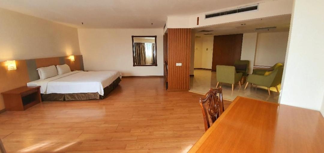 Superior King Room - Photo 2